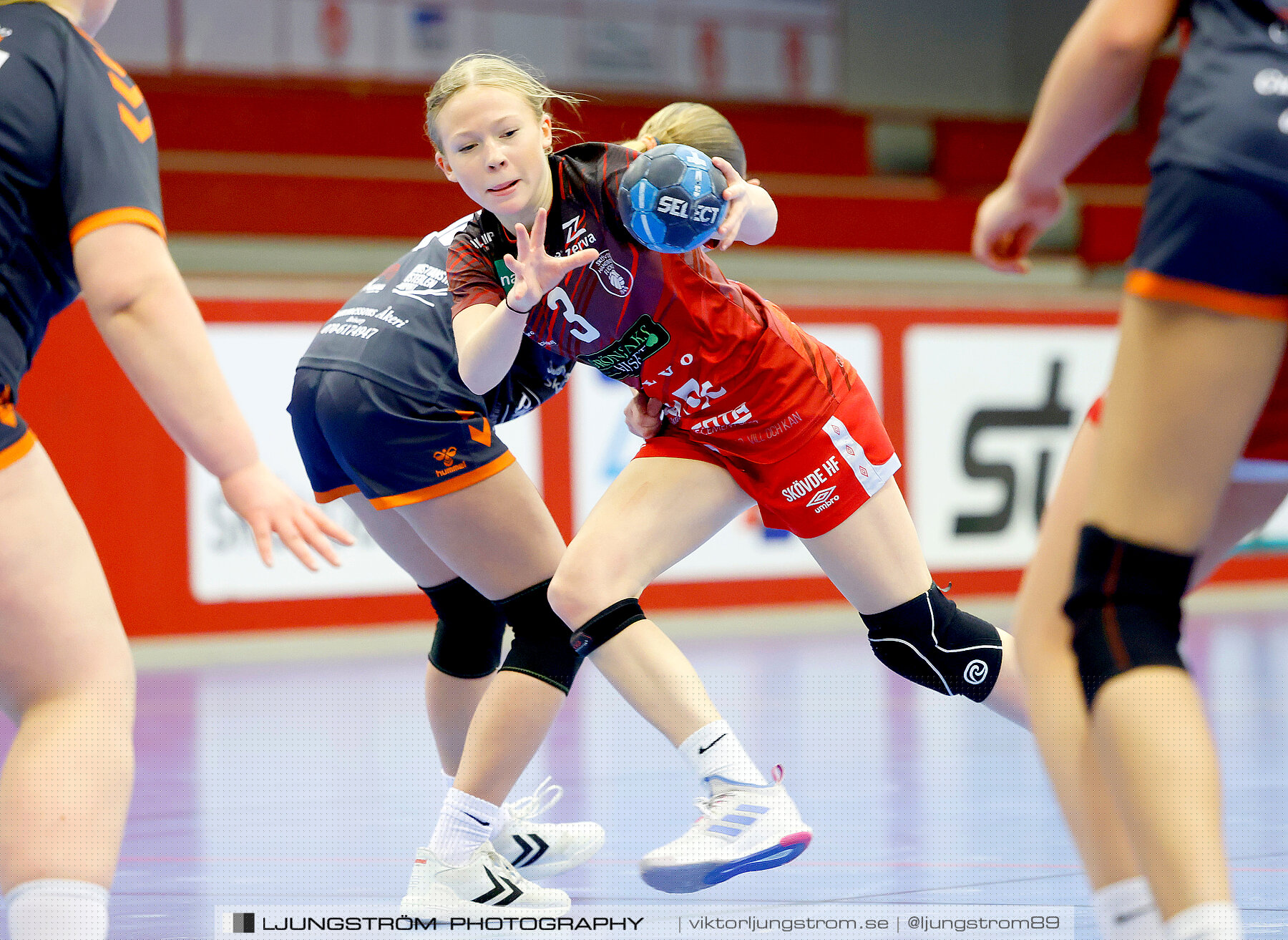 USM F14 Steg 3A Skövde HF Vit-Kristianstad HK 17-18,dam,Skövde Idrottshall,Skövde,Sverige,Ungdoms-SM,Handboll,2024,329601