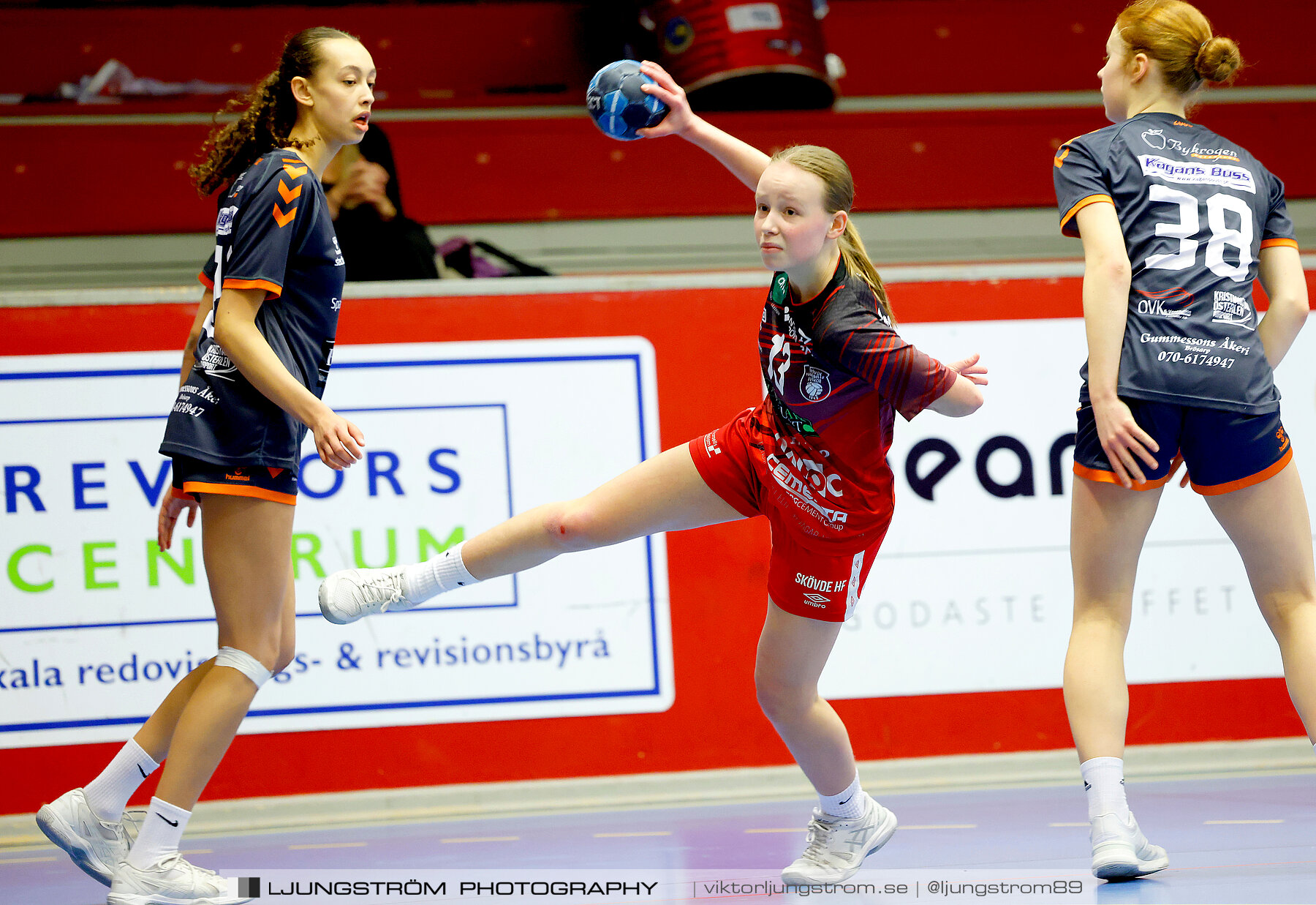 USM F14 Steg 3A Skövde HF Vit-Kristianstad HK 17-18,dam,Skövde Idrottshall,Skövde,Sverige,Ungdoms-SM,Handboll,2024,329654