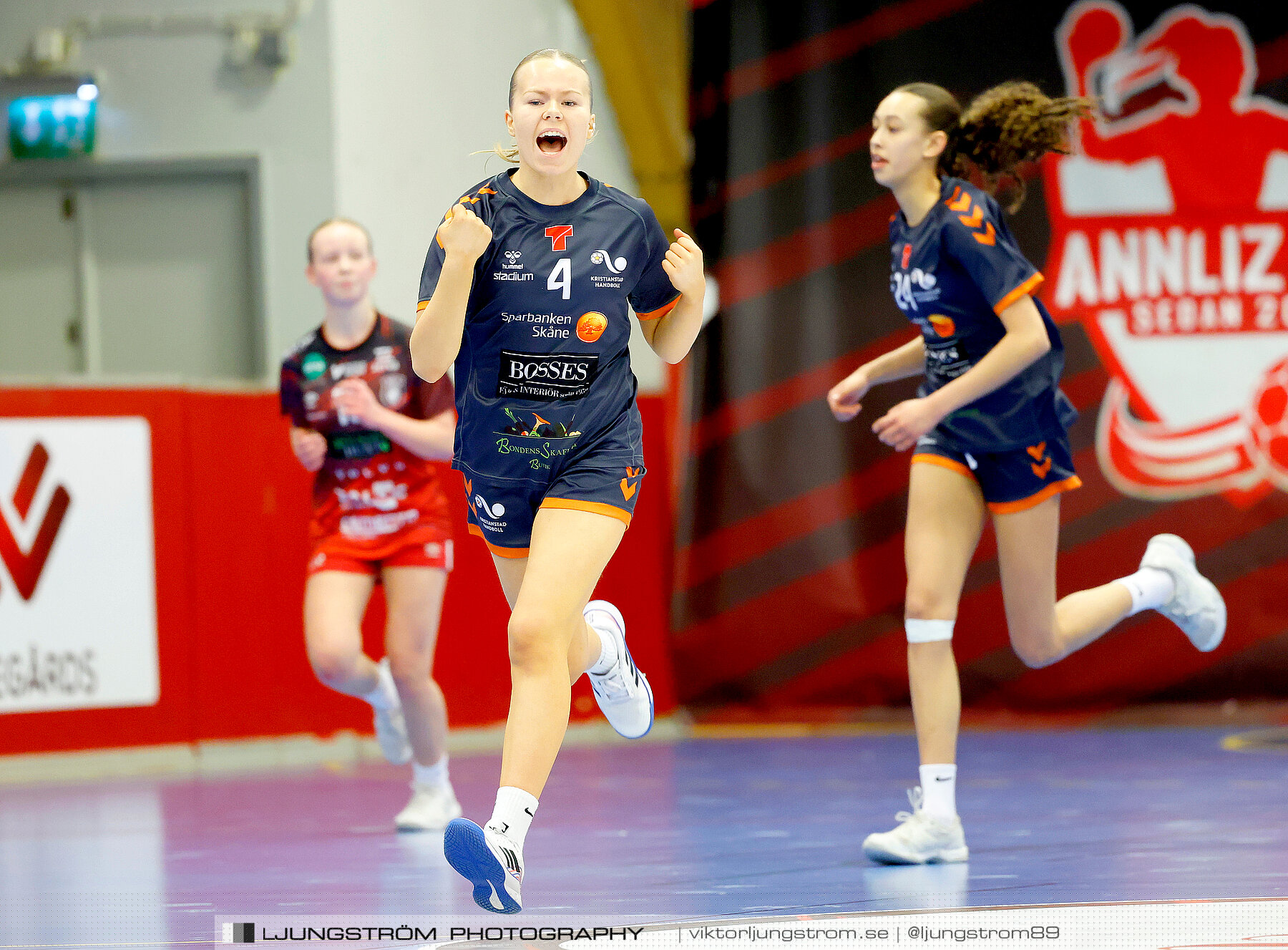 USM F14 Steg 3A Skövde HF Vit-Kristianstad HK 17-18,dam,Skövde Idrottshall,Skövde,Sverige,Ungdoms-SM,Handboll,2024,329677