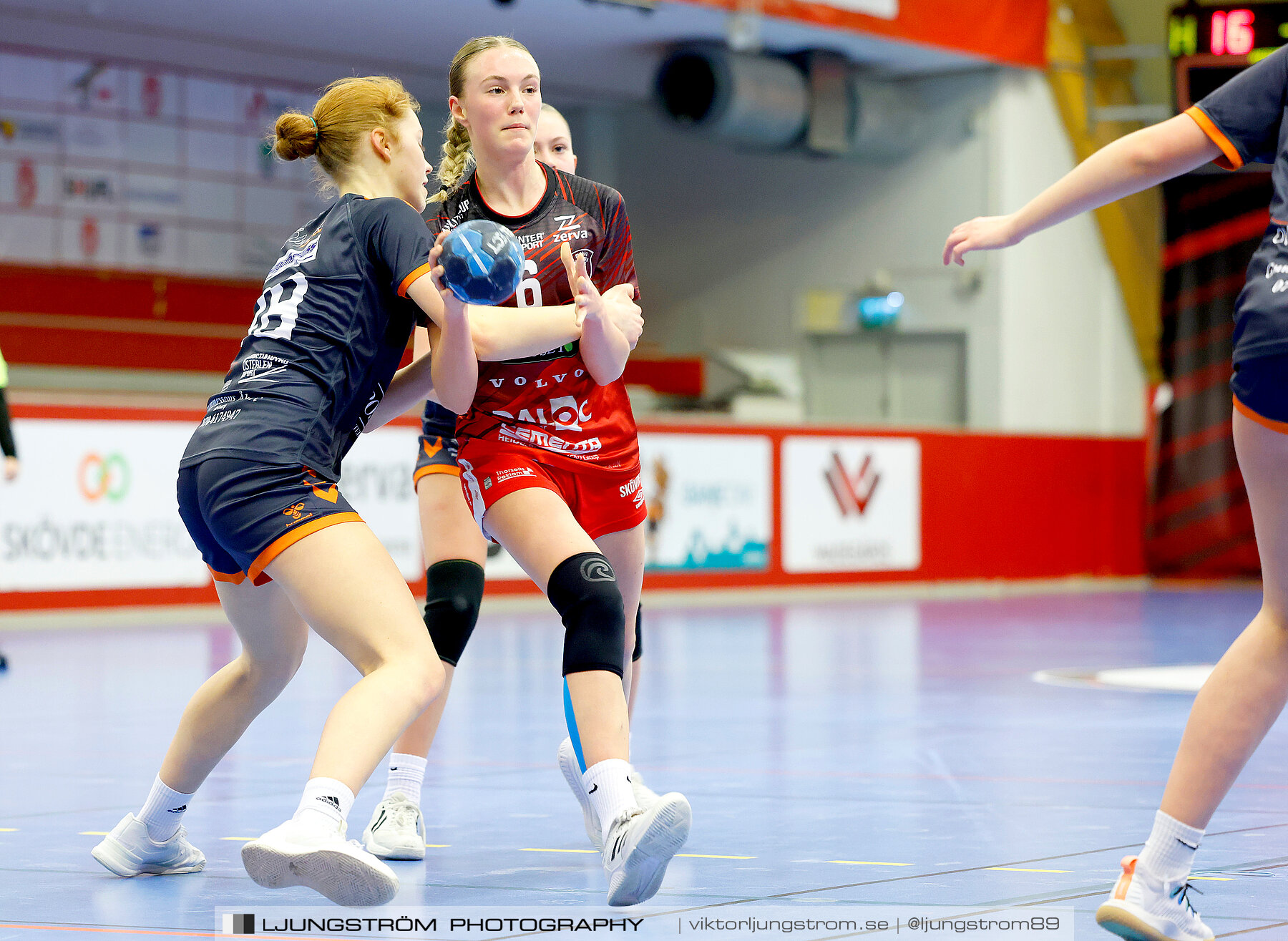 USM F14 Steg 3A Skövde HF Vit-Kristianstad HK 17-18,dam,Skövde Idrottshall,Skövde,Sverige,Ungdoms-SM,Handboll,2024,329695