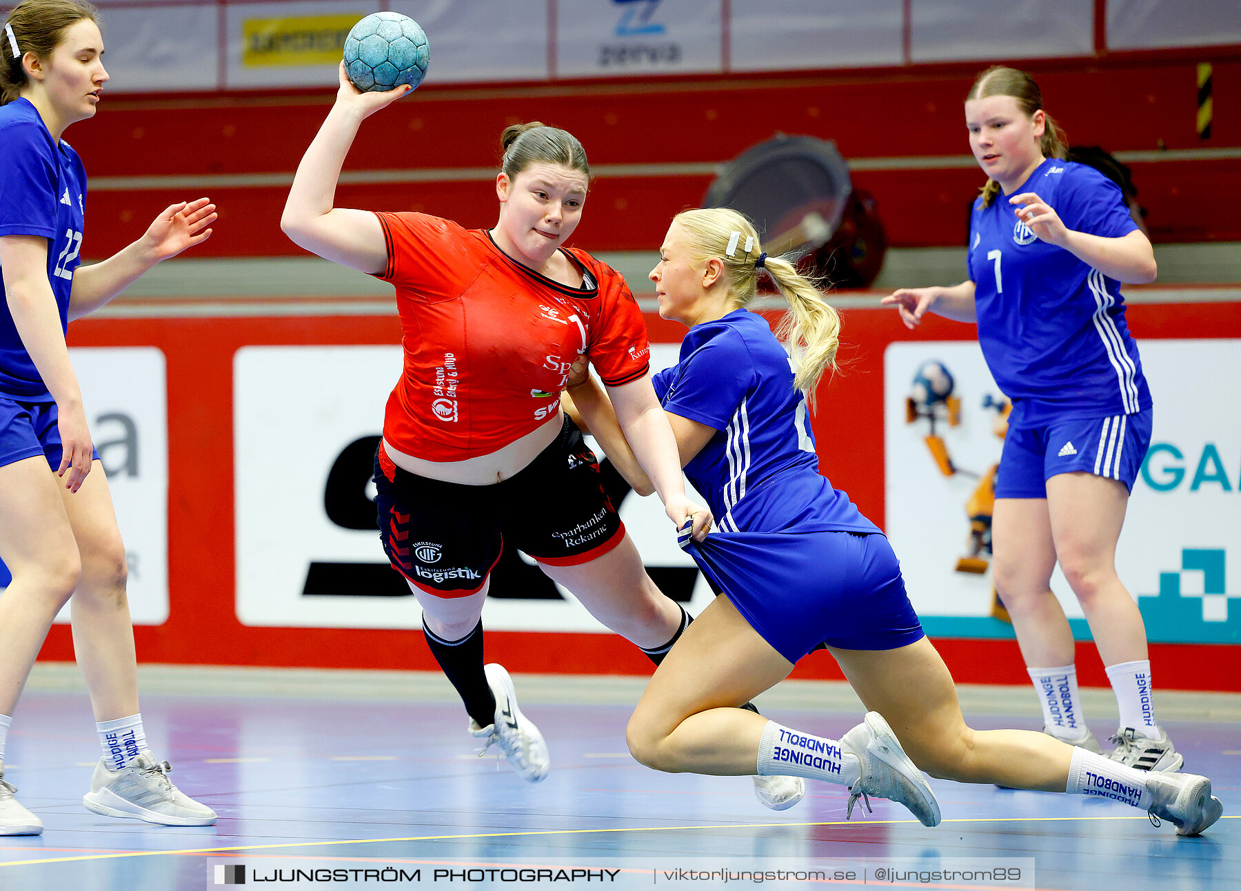 USM F18 Steg 4 Eskilstuna Guif IF-Huddinge HK 18-22,dam,Skövde Idrottshall,Skövde,Sverige,Ungdoms-SM,Handboll,2024,332318