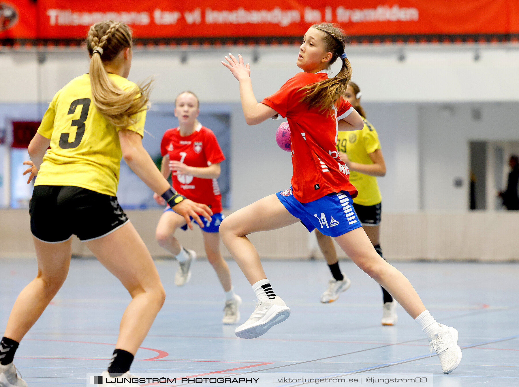 USM F14 Steg 4A IK Bolton-Täby HBK 15-32,dam,Kavelbro Arena,Skövde,Sverige,Ungdoms-SM,Handboll,2024,334141