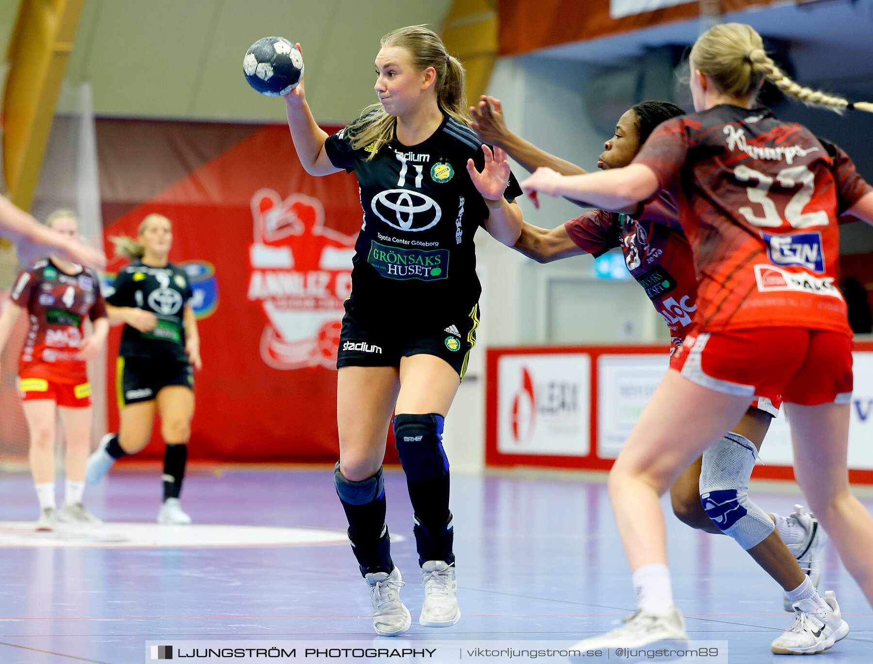 Skövde HF F19-IK Sävehof 2 F19 25-24,dam,Skövde Idrottshall,Skövde,Sverige,Handboll,,2024,334355