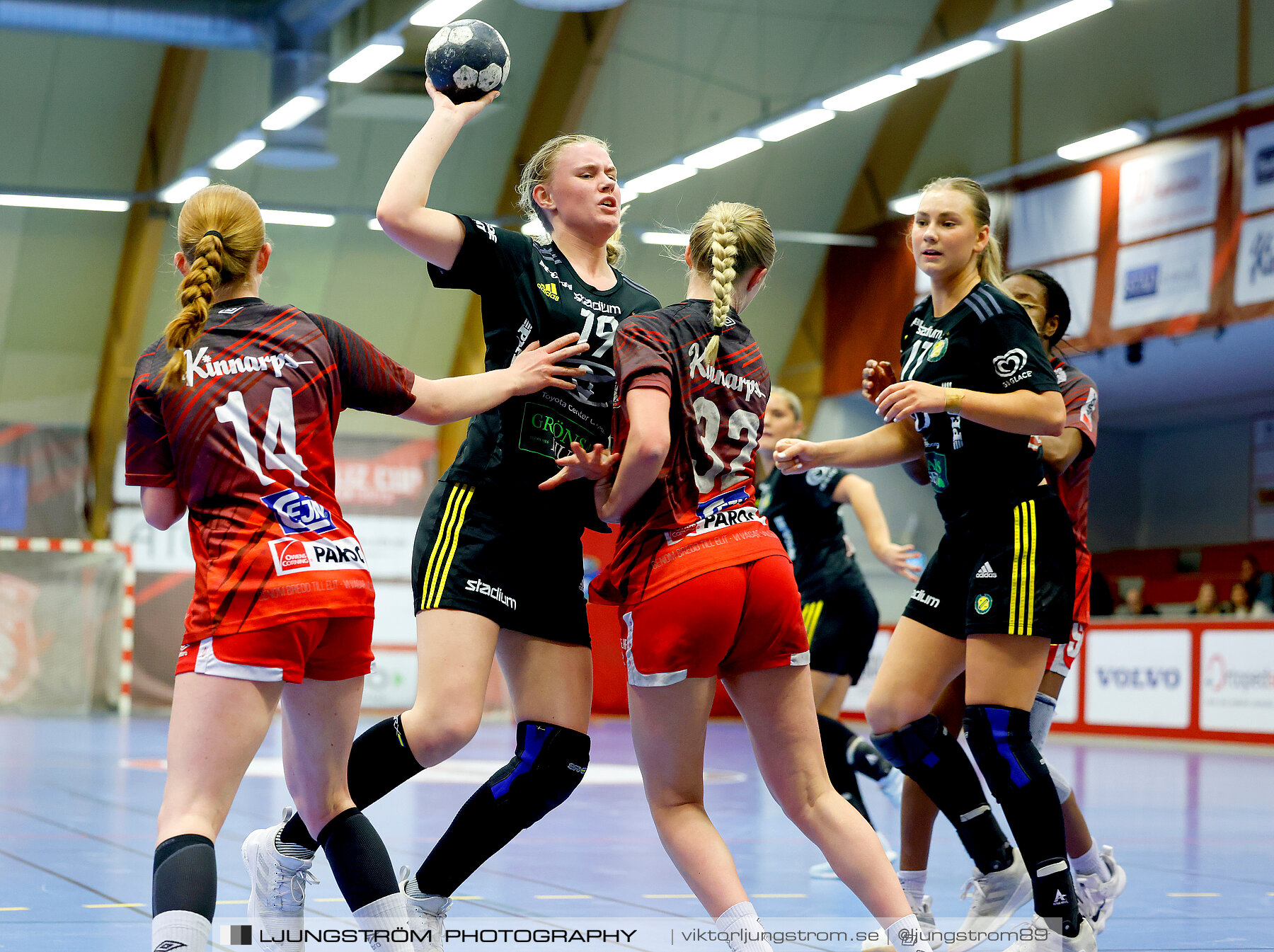 Skövde HF F19-IK Sävehof 2 F19 25-24,dam,Skövde Idrottshall,Skövde,Sverige,Handboll,,2024,334362