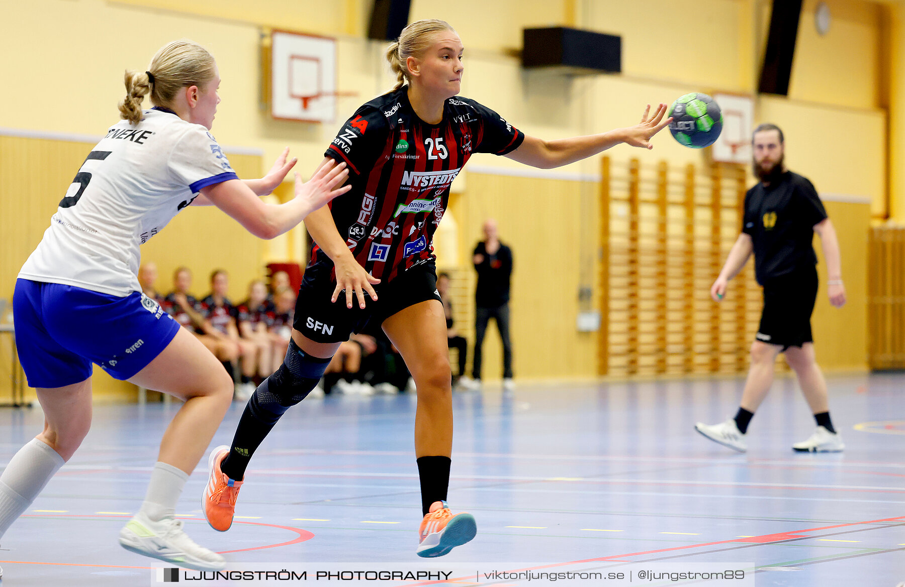 HK Country-HP Alingsås Kval till division 2 1/2 22-35,dam,Arena Skövde,Skövde,Sverige,Handboll,,2024,335060