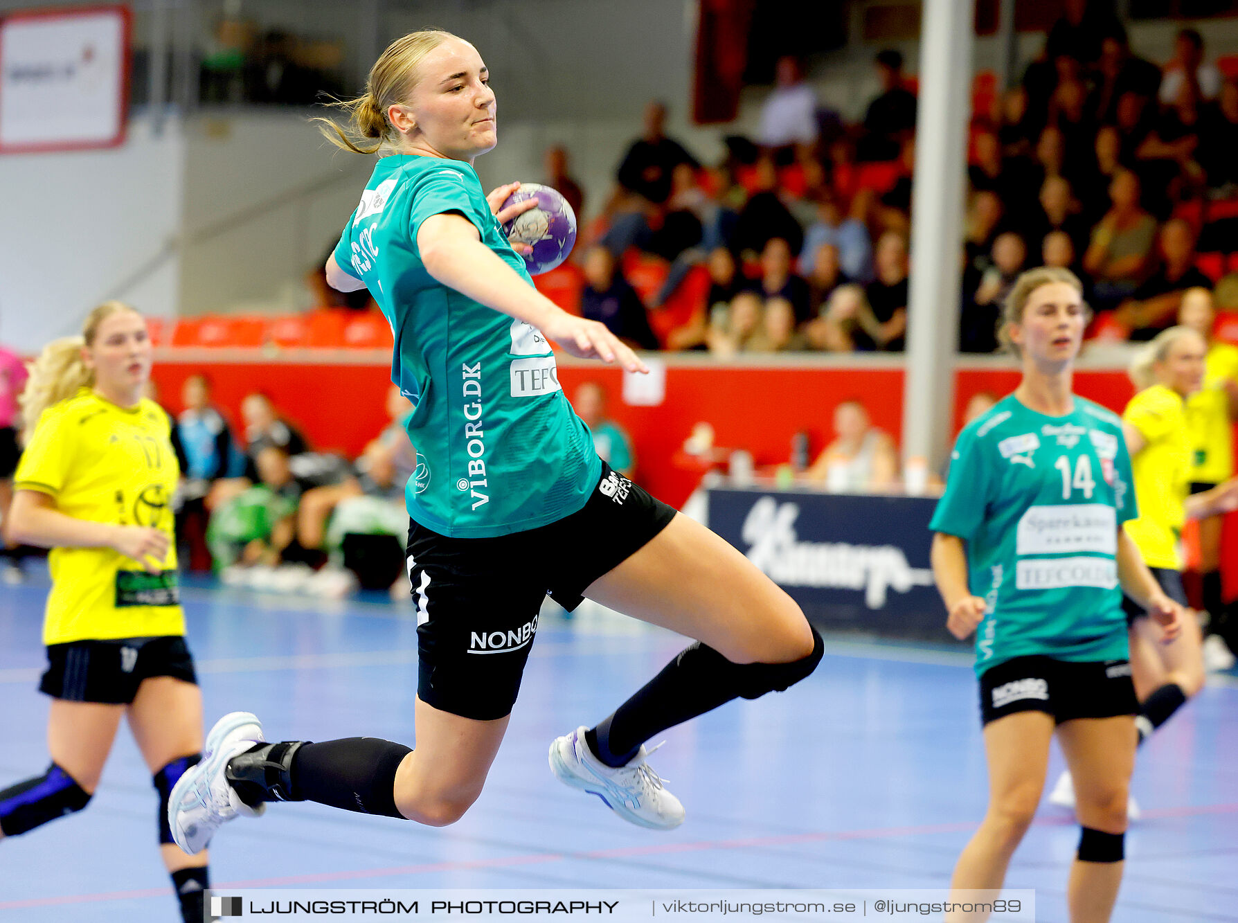 Annliz Cup Superelit Viborg HK-IK Sävehof 34-32,dam,Skövde Idrottshall,Skövde,Sverige,Handboll,,2024,340960