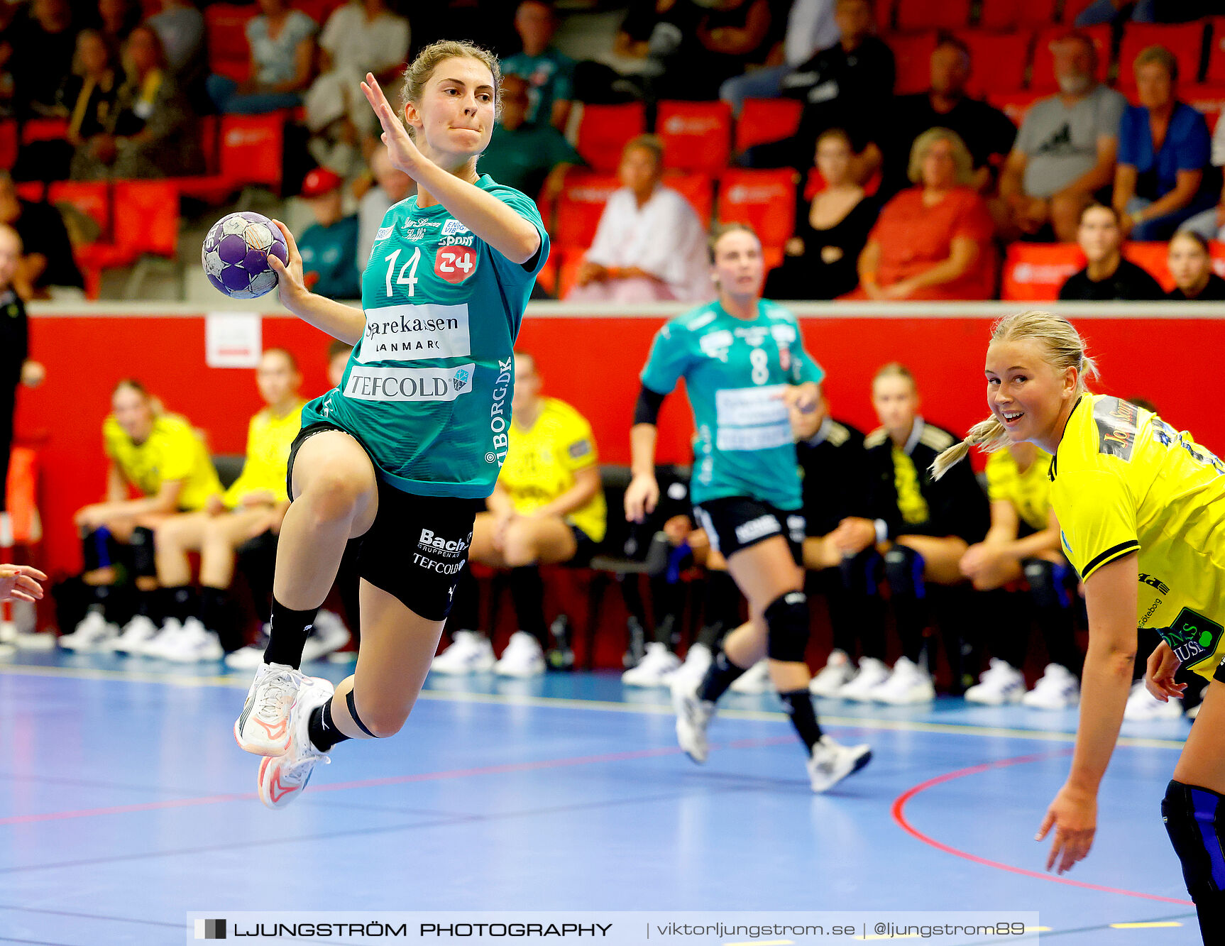 Annliz Cup Superelit Viborg HK-IK Sävehof 34-32,dam,Skövde Idrottshall,Skövde,Sverige,Handboll,,2024,340966