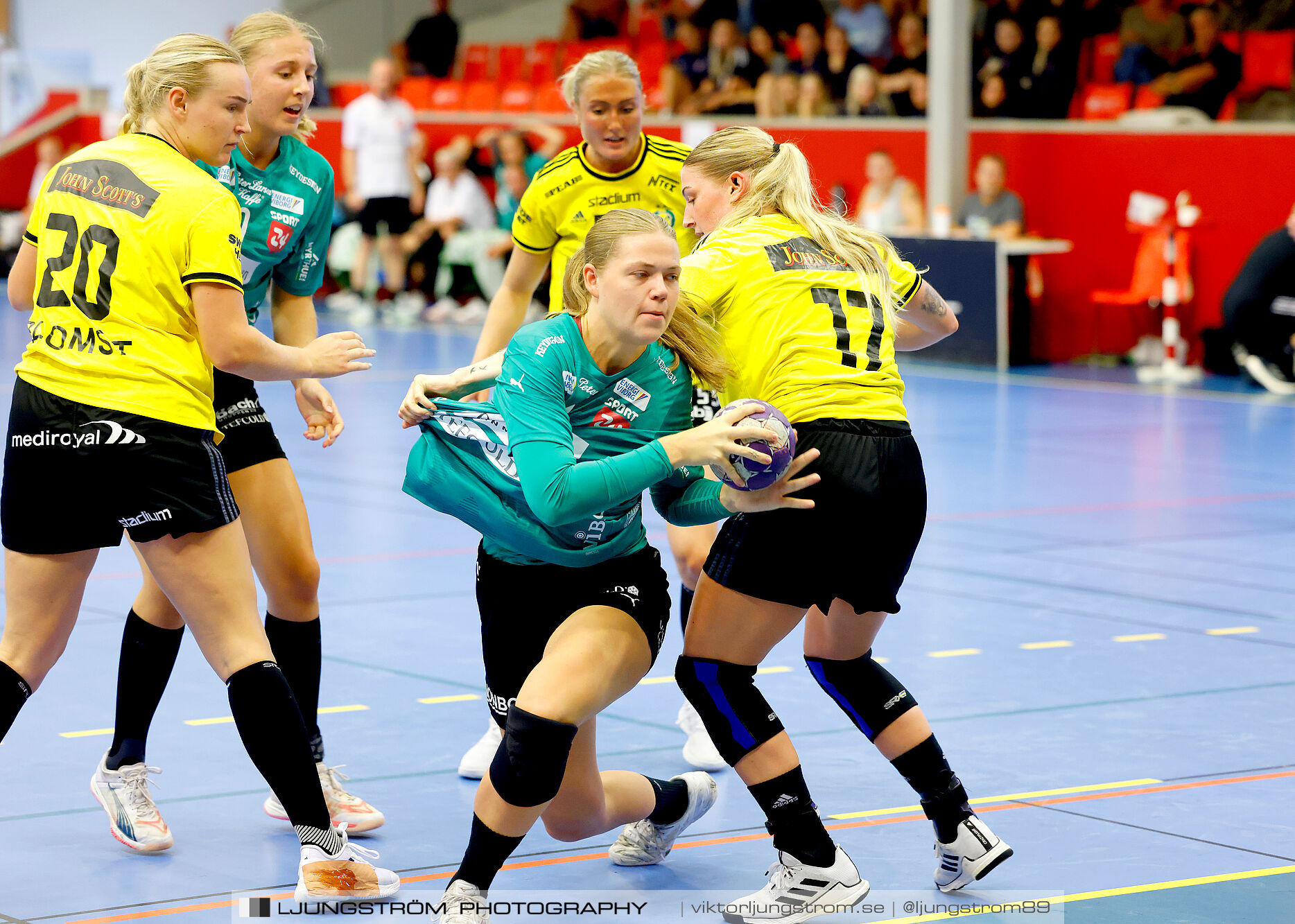 Annliz Cup Superelit Viborg HK-IK Sävehof 34-32,dam,Skövde Idrottshall,Skövde,Sverige,Handboll,,2024,340983