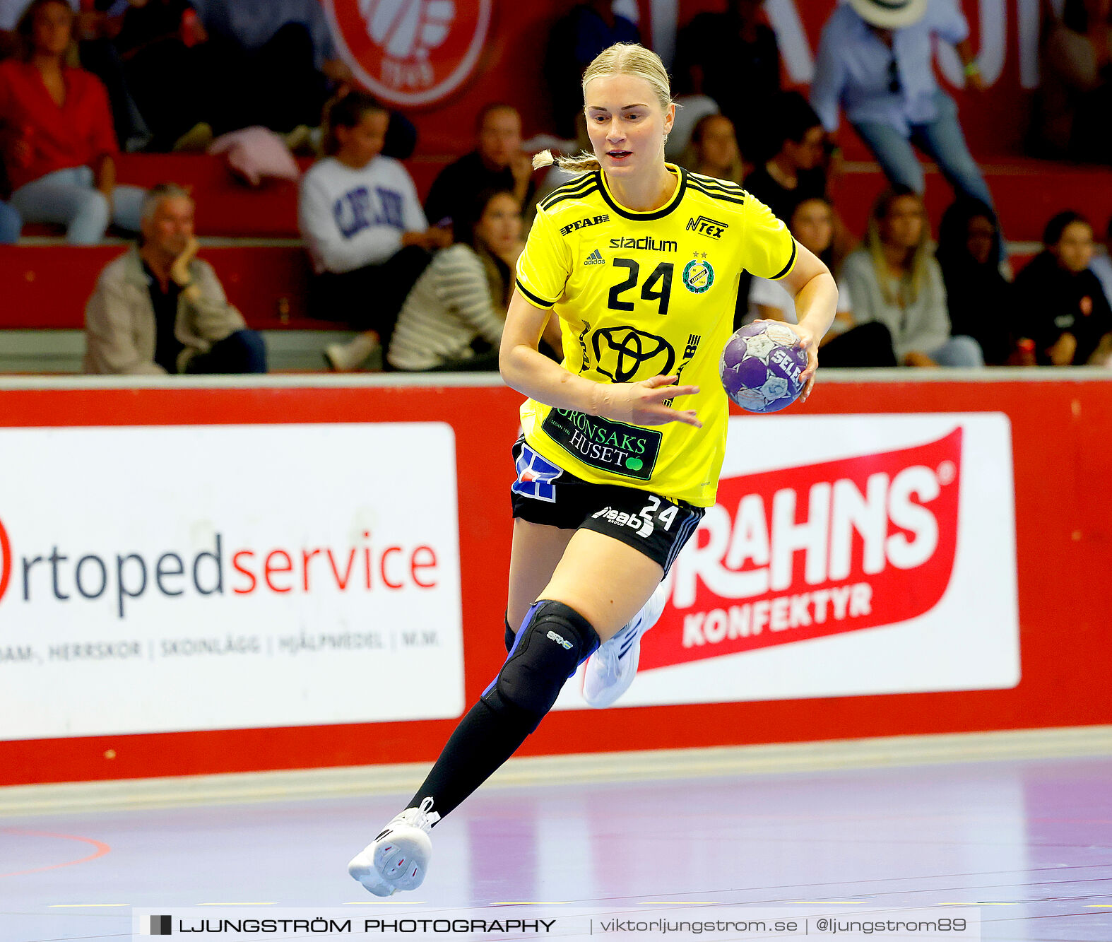 Annliz Cup Superelit Viborg HK-IK Sävehof 34-32,dam,Skövde Idrottshall,Skövde,Sverige,Handboll,,2024,341024