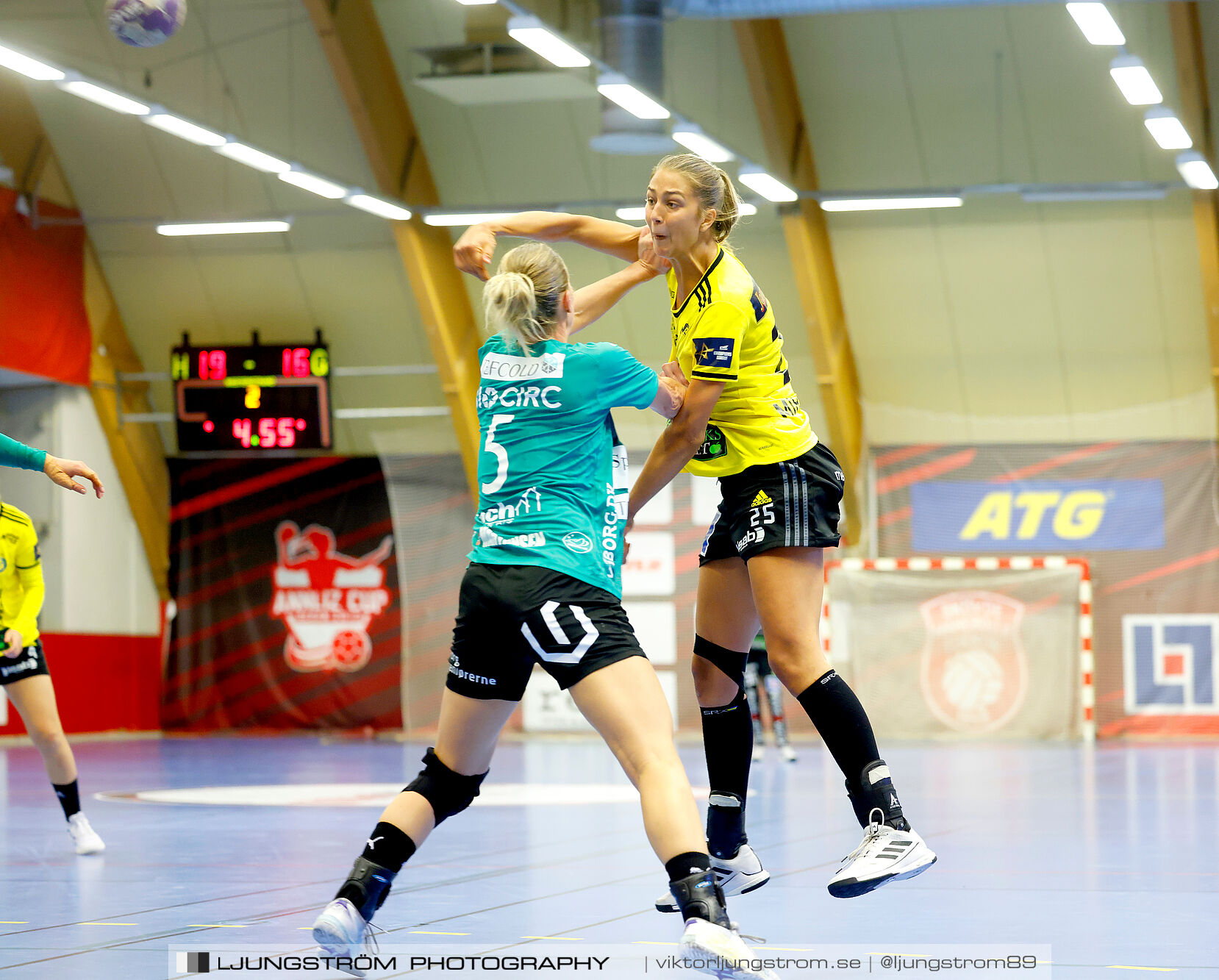 Annliz Cup Superelit Viborg HK-IK Sävehof 34-32,dam,Skövde Idrottshall,Skövde,Sverige,Handboll,,2024,341033