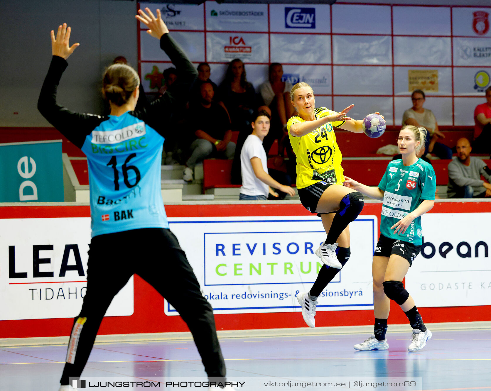 Annliz Cup Superelit Viborg HK-IK Sävehof 34-32,dam,Skövde Idrottshall,Skövde,Sverige,Handboll,,2024,341045