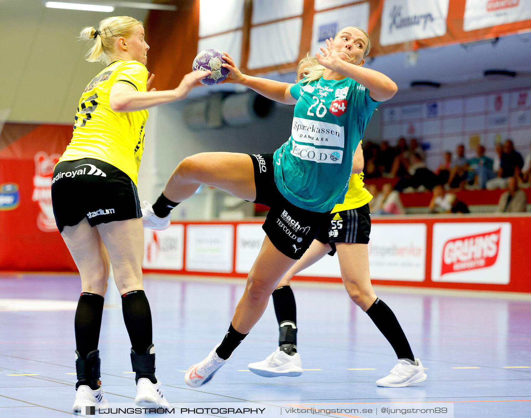 Annliz Cup Superelit Viborg HK-IK Sävehof 34-32,dam,Skövde Idrottshall,Skövde,Sverige,Handboll,,2024,341060
