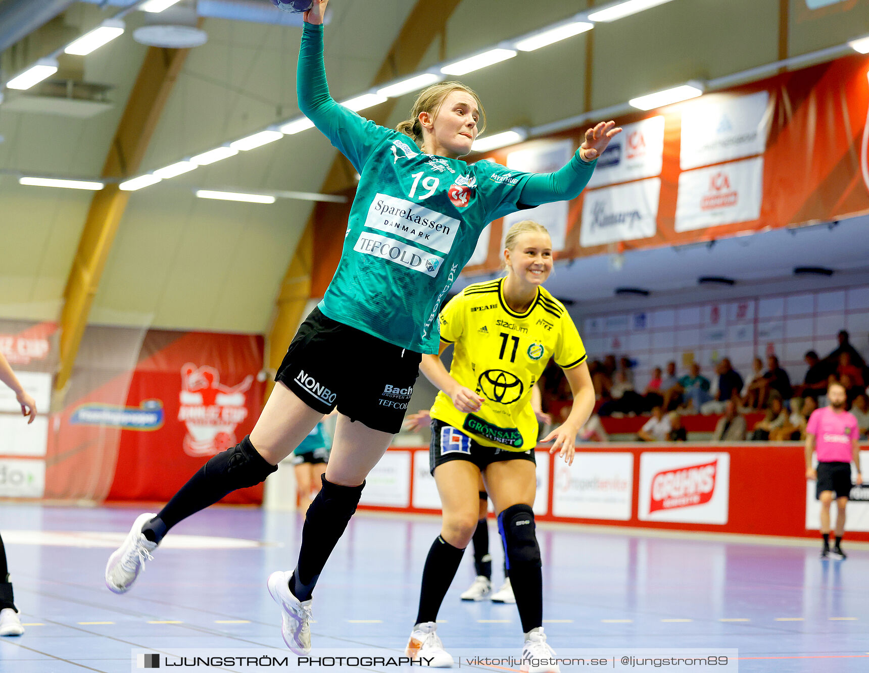 Annliz Cup Superelit Viborg HK-IK Sävehof 34-32,dam,Skövde Idrottshall,Skövde,Sverige,Handboll,,2024,341072