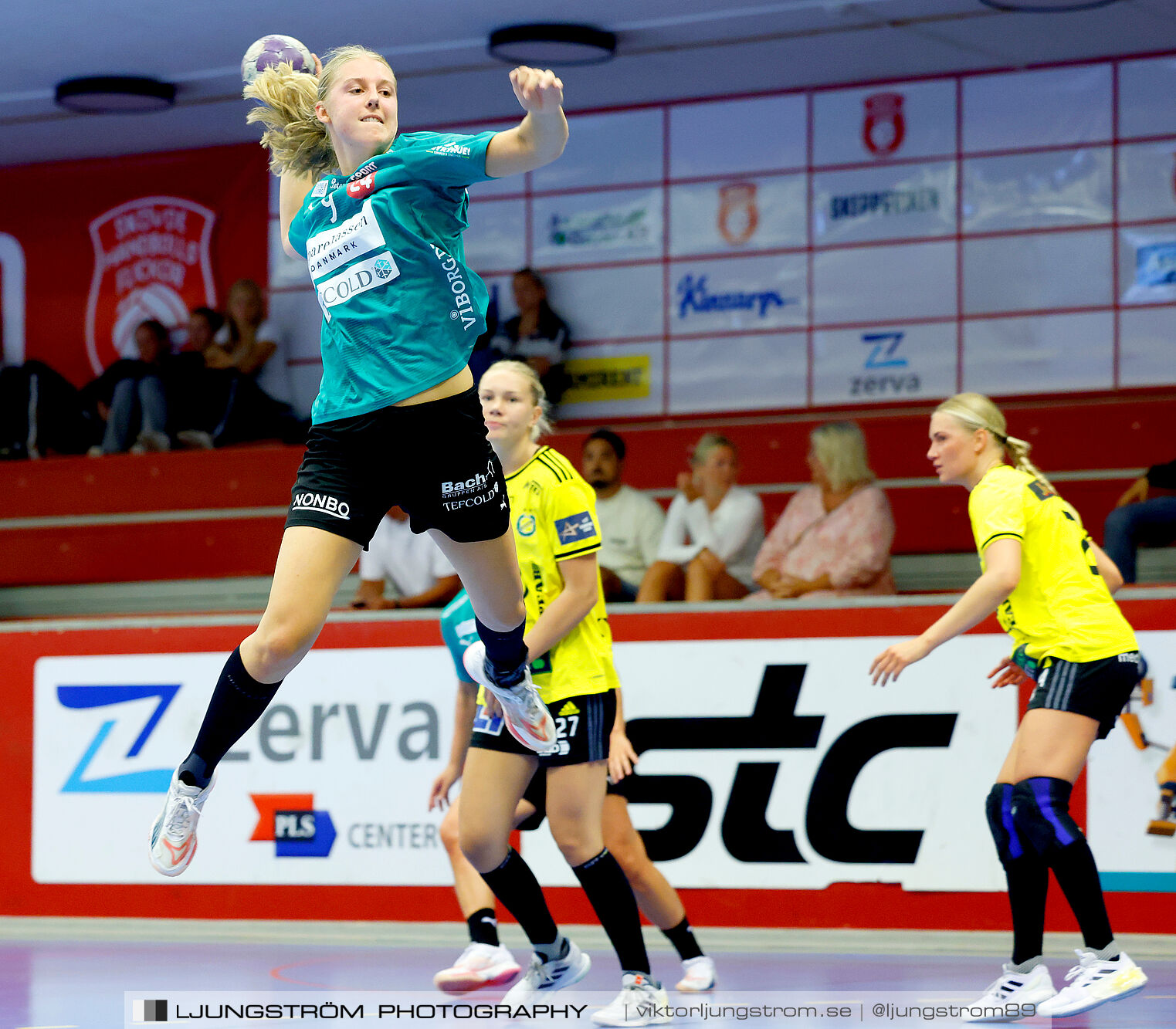 Annliz Cup Superelit Viborg HK-IK Sävehof 34-32,dam,Skövde Idrottshall,Skövde,Sverige,Handboll,,2024,341076