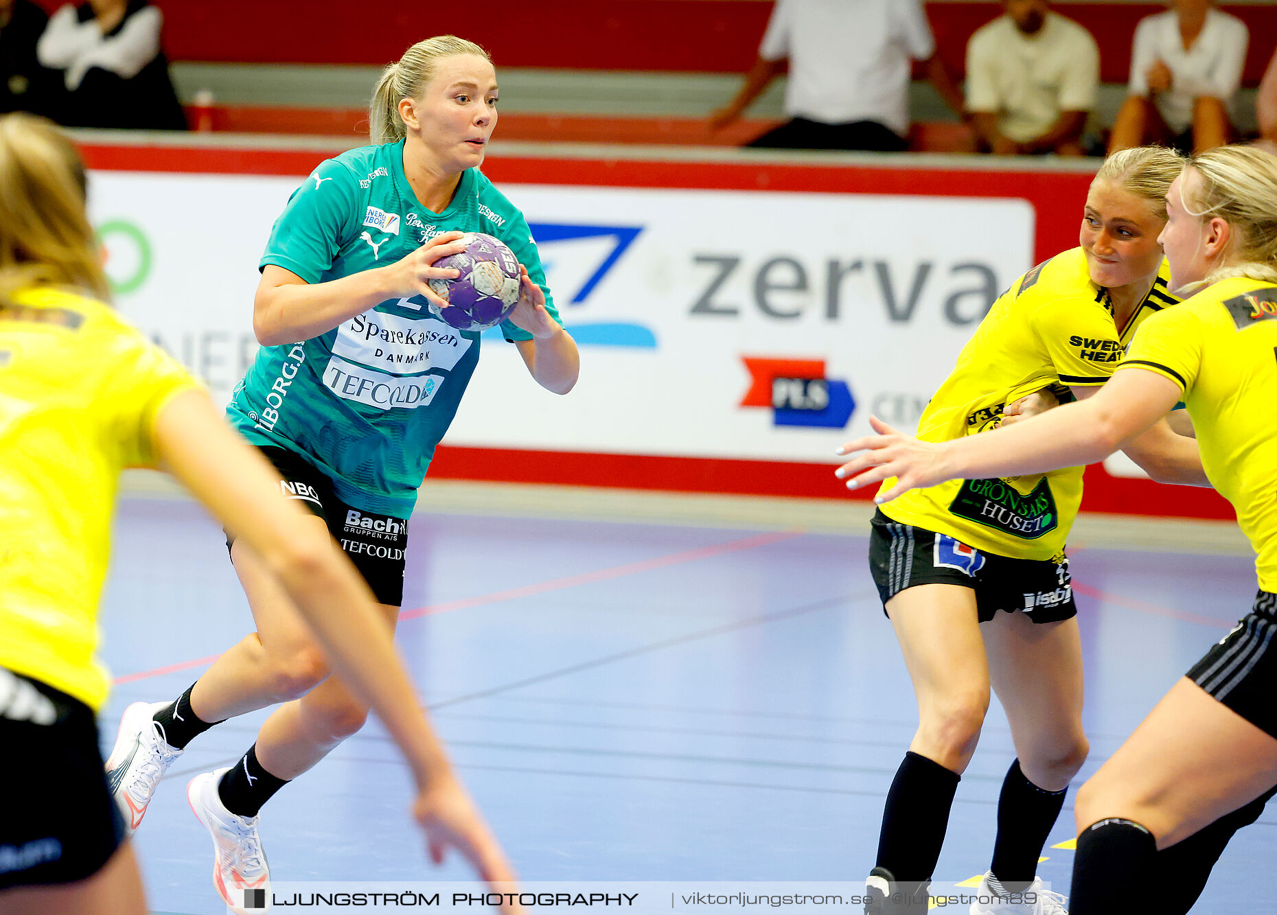 Annliz Cup Superelit Viborg HK-IK Sävehof 34-32,dam,Skövde Idrottshall,Skövde,Sverige,Handboll,,2024,341100