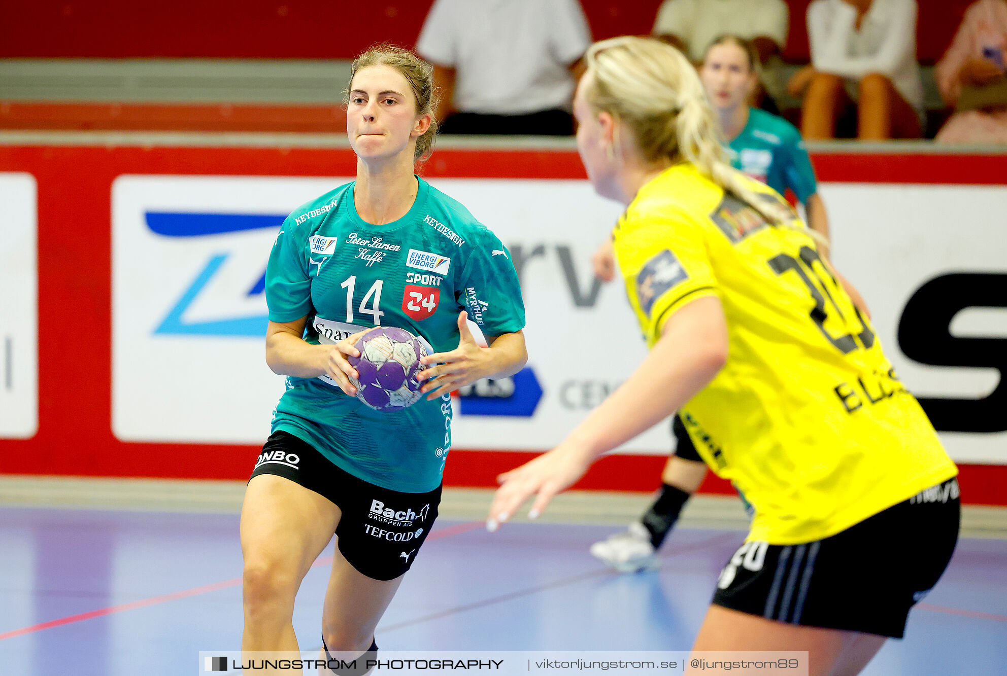 Annliz Cup Superelit Viborg HK-IK Sävehof 34-32,dam,Skövde Idrottshall,Skövde,Sverige,Handboll,,2024,341114
