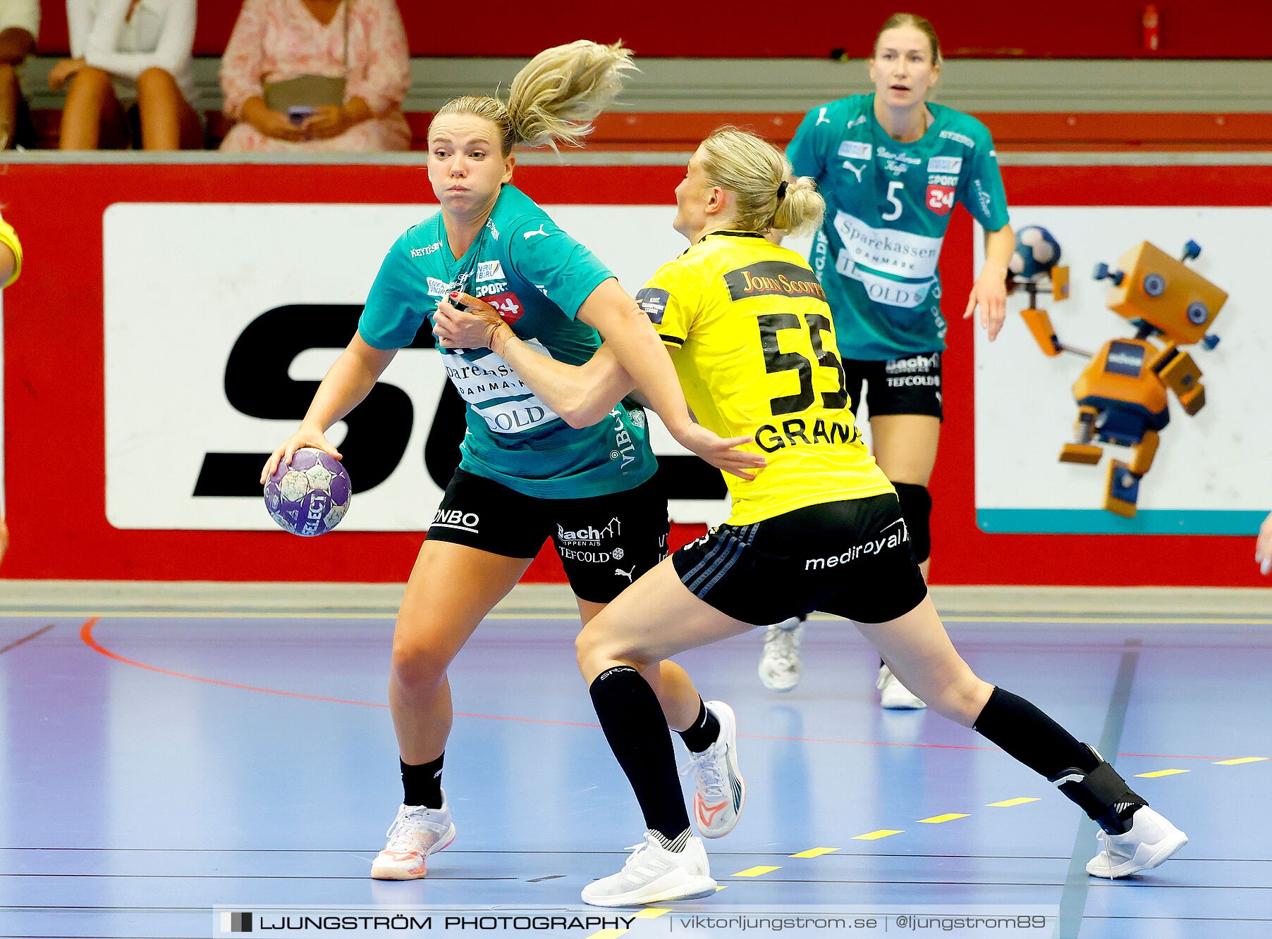 Annliz Cup Superelit Viborg HK-IK Sävehof 34-32,dam,Skövde Idrottshall,Skövde,Sverige,Handboll,,2024,341121