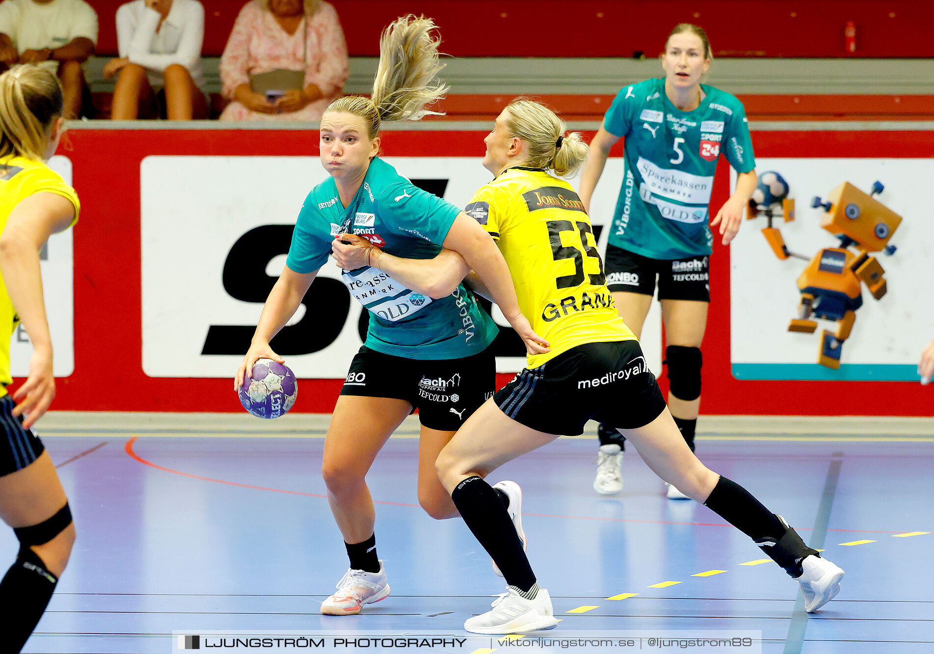 Annliz Cup Superelit Viborg HK-IK Sävehof 34-32,dam,Skövde Idrottshall,Skövde,Sverige,Handboll,,2024,341122