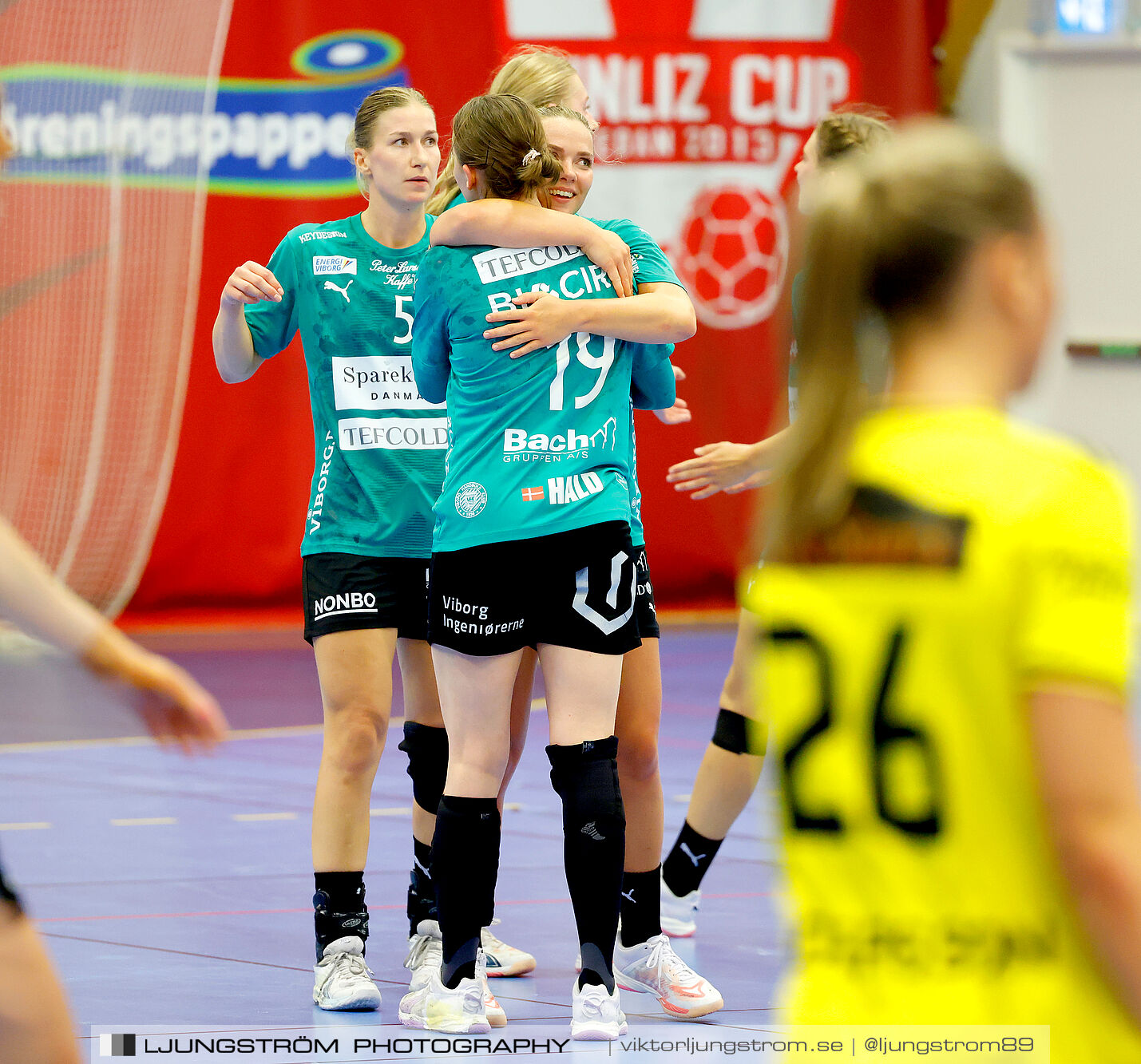 Annliz Cup Superelit Viborg HK-IK Sävehof 34-32,dam,Skövde Idrottshall,Skövde,Sverige,Handboll,,2024,341133