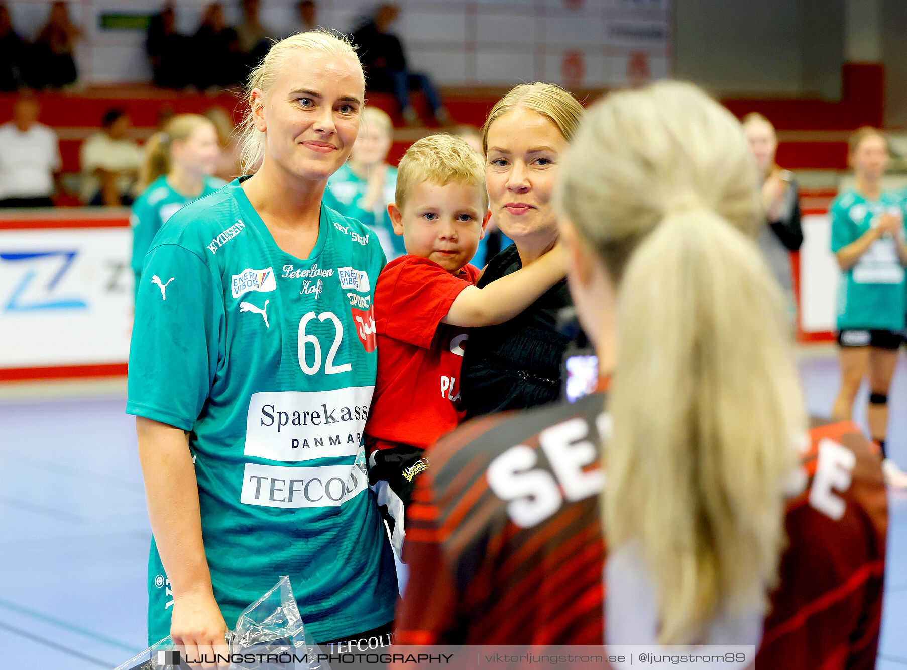 Annliz Cup Superelit Viborg HK-IK Sävehof 34-32,dam,Skövde Idrottshall,Skövde,Sverige,Handboll,,2024,341148