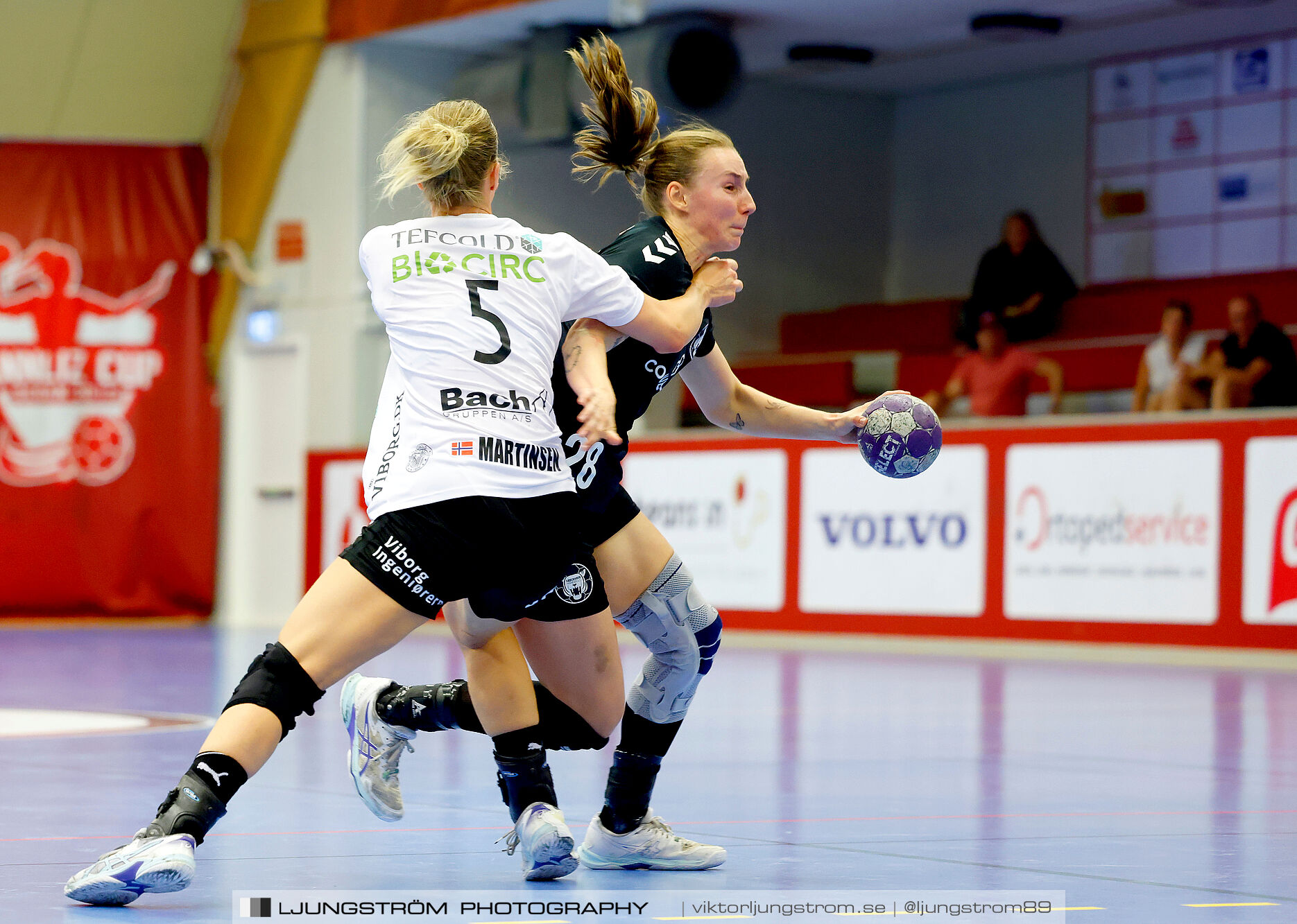 Annliz Cup FINAL Viborg HK-København Håndbold 31-33,dam,Skövde Idrottshall,Skövde,Sverige,Handboll,,2024,342571
