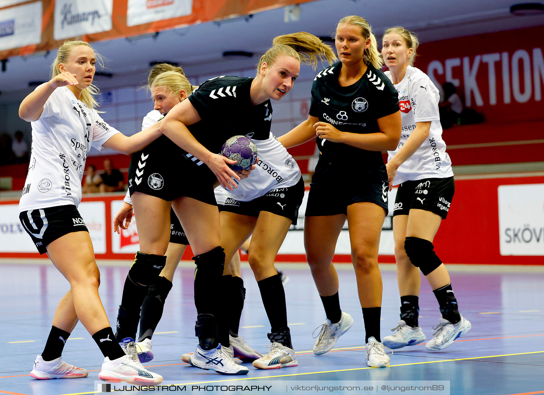 Annliz Cup FINAL Viborg HK-København Håndbold 31-33,dam,Skövde Idrottshall,Skövde,Sverige,Handboll,,2024,342597