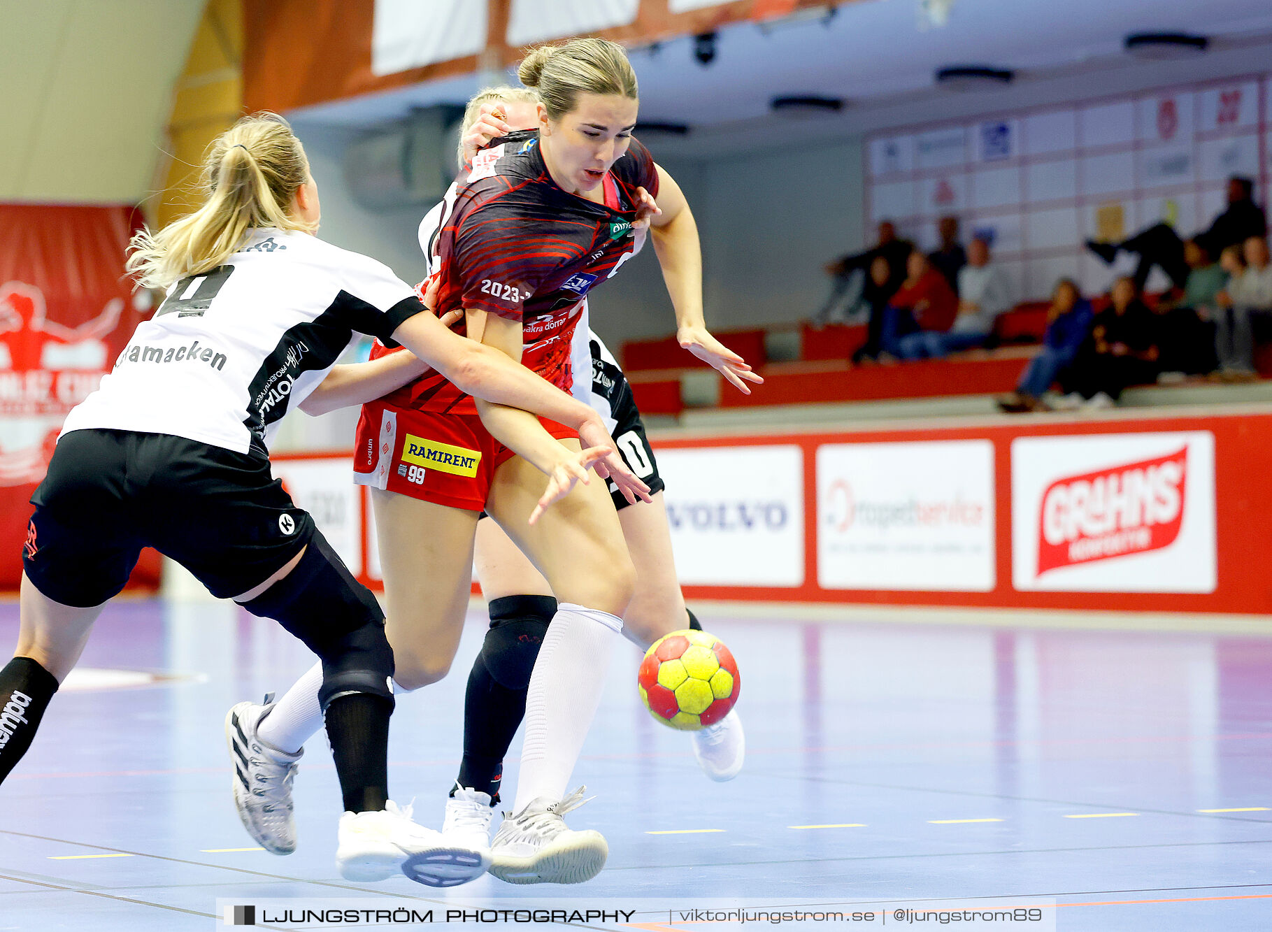 ATG Svenska Cupen Skövde HF-VästeråsIrsta HF 27-28,dam,Skövde Idrottshall,Skövde,Sverige,Handboll,,2024,343299