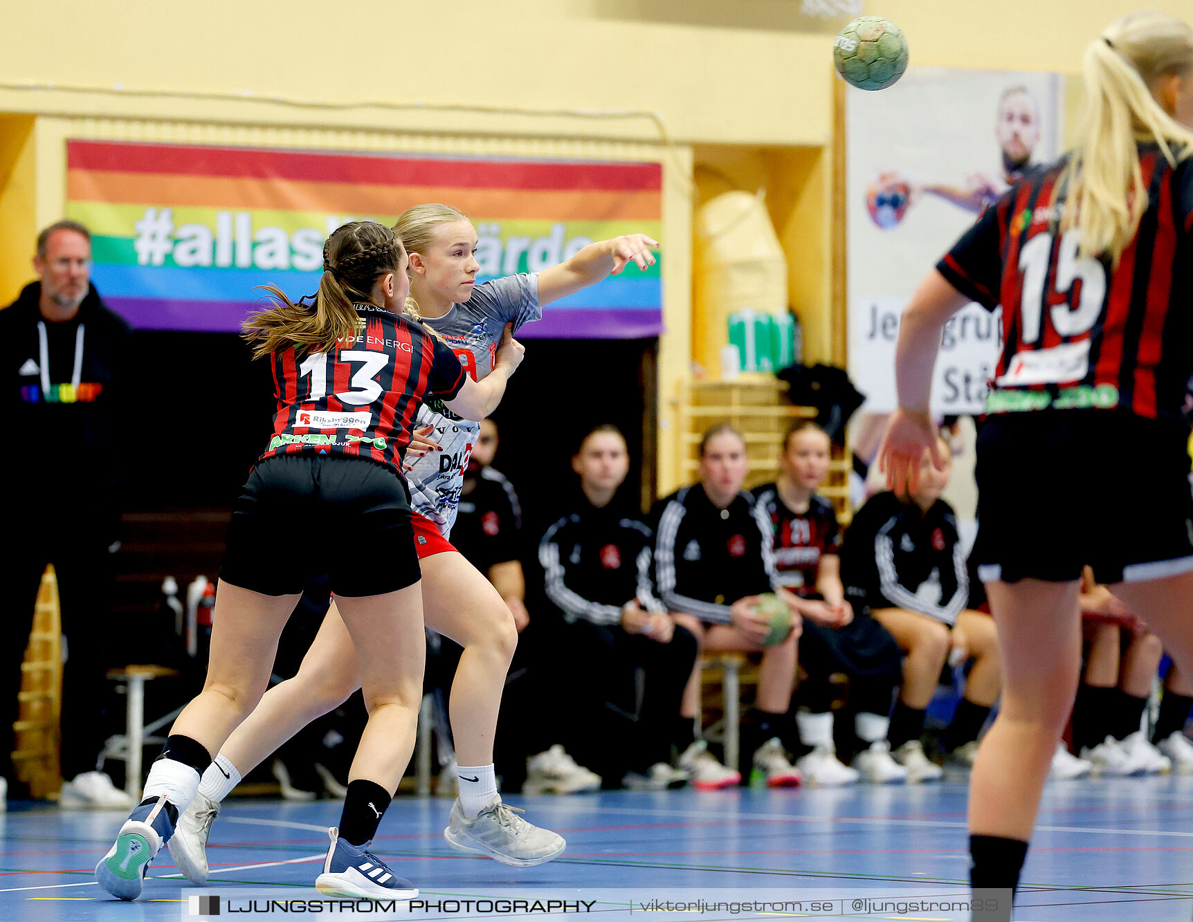 HK Country-HK Somby Skövde 27-38,dam,Arena Skövde,Skövde,Sverige,Handboll,,2024,355203