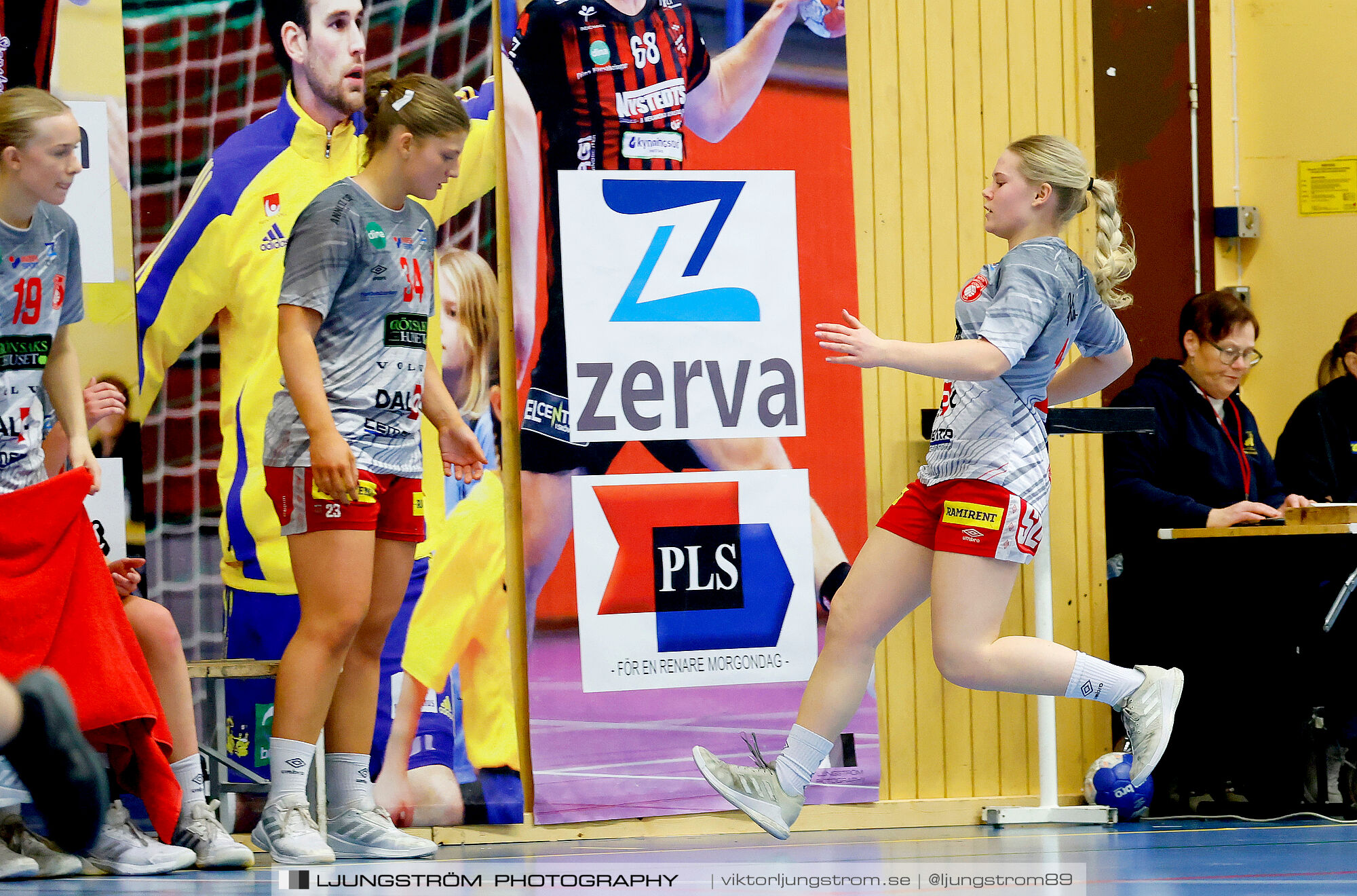 HK Country-HK Somby Skövde 27-38,dam,Arena Skövde,Skövde,Sverige,Handboll,,2024,355517