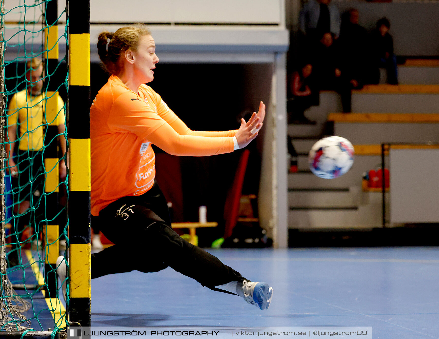 Dina-cupen 2025 1 2-final Skövde KIK-Ulvåkers IF 3-1,dam,Idrottshallen,Töreboda,Sverige,Futsal,,2025,358029