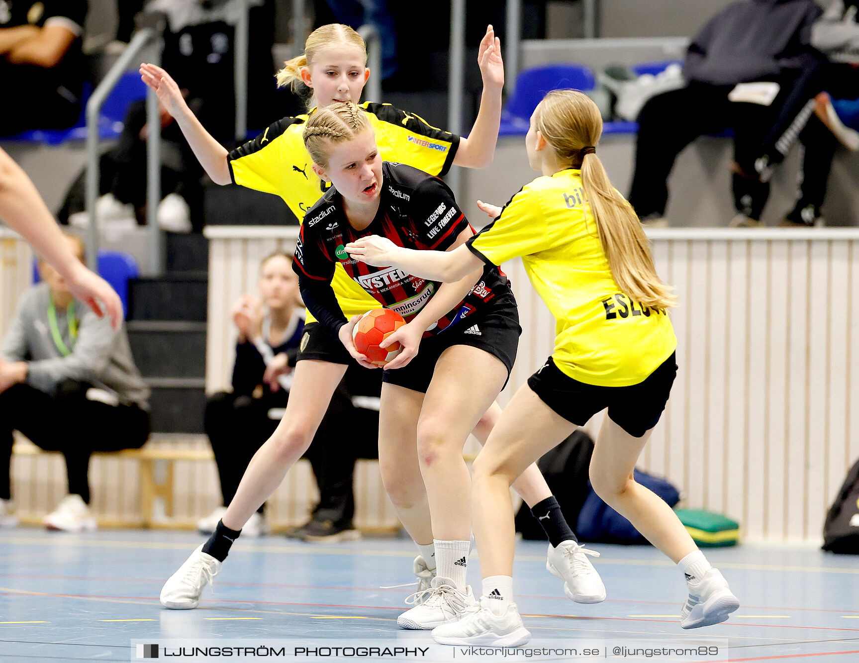 USM F14 Steg 3 HK Country Svart-Eslövs IK 23-19,dam,Kavelbro Arena Skövde,Skövde,Sverige,Ungdoms-SM,Handboll,2025,362359