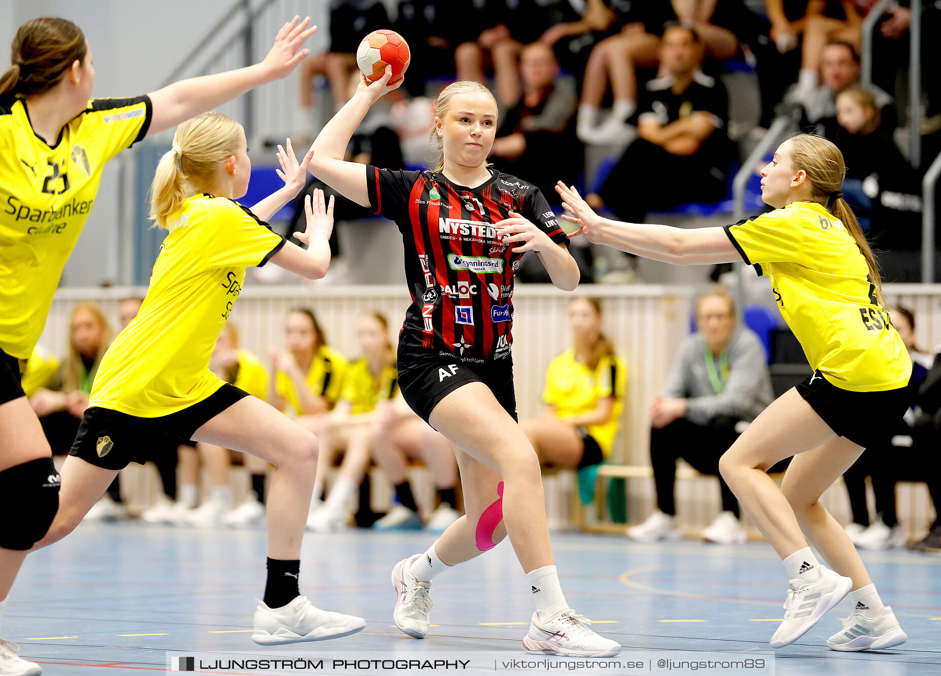 USM F14 Steg 3 HK Country Svart-Eslövs IK 23-19,dam,Kavelbro Arena Skövde,Skövde,Sverige,Ungdoms-SM,Handboll,2025,362361
