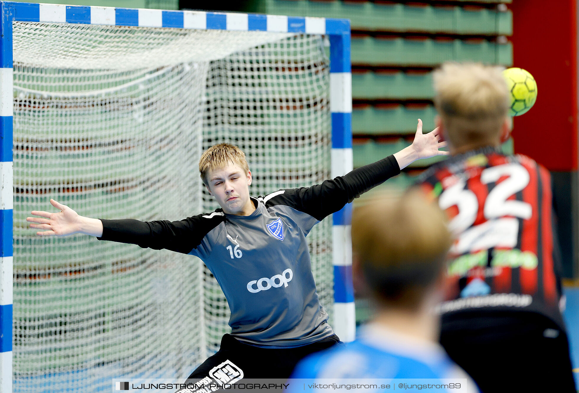 HK Country Svart P14-IFK Skövde HK Blåvit P14 25-32,herr,Arena Skövde,Skövde,Sverige,Handboll,,2025,362855
