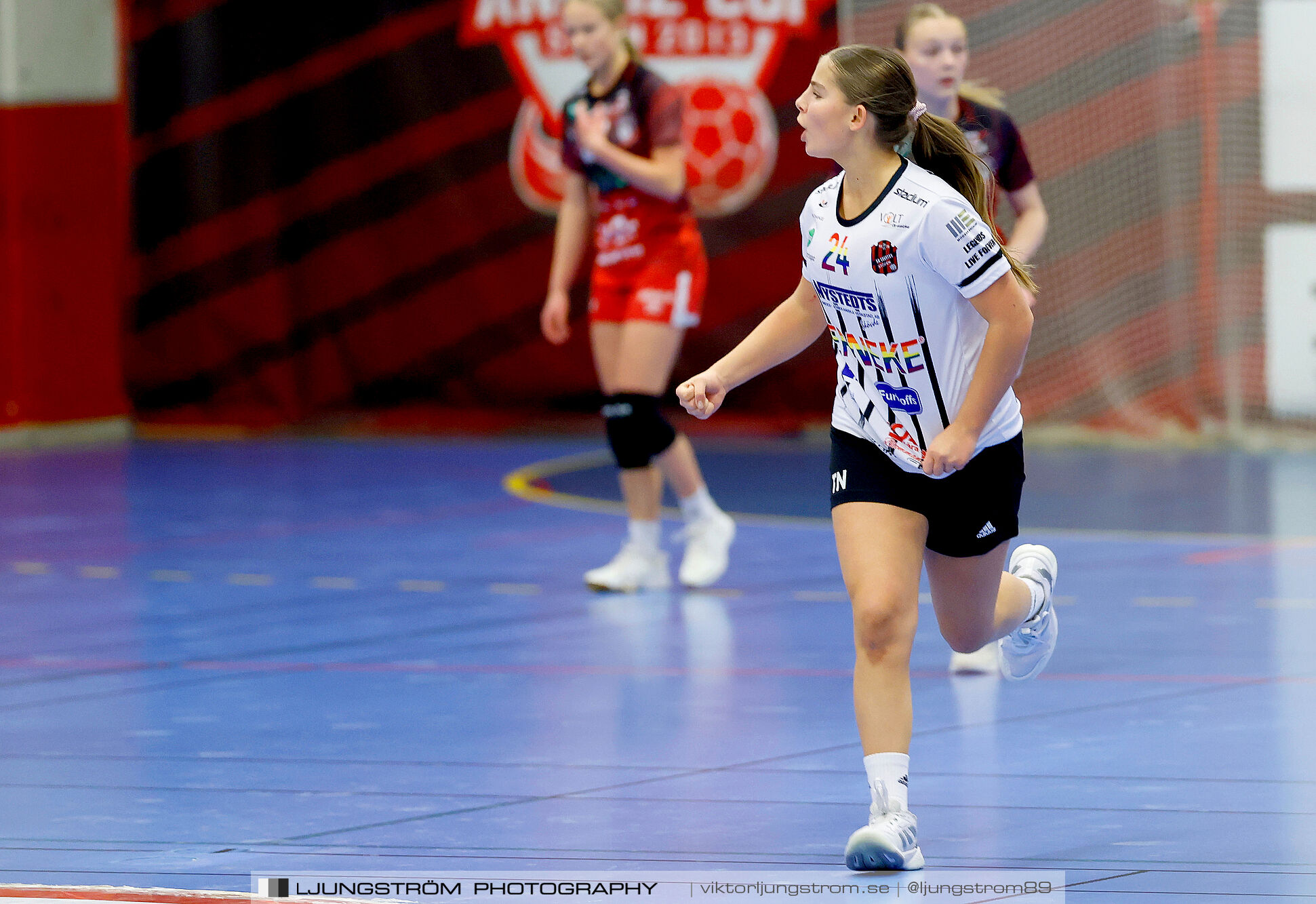 Skövde HF Vit F14-HK Country Svart F14 27-12,dam,Skövde Idrottshall,Skövde,Sverige,Handboll,,2025,363087