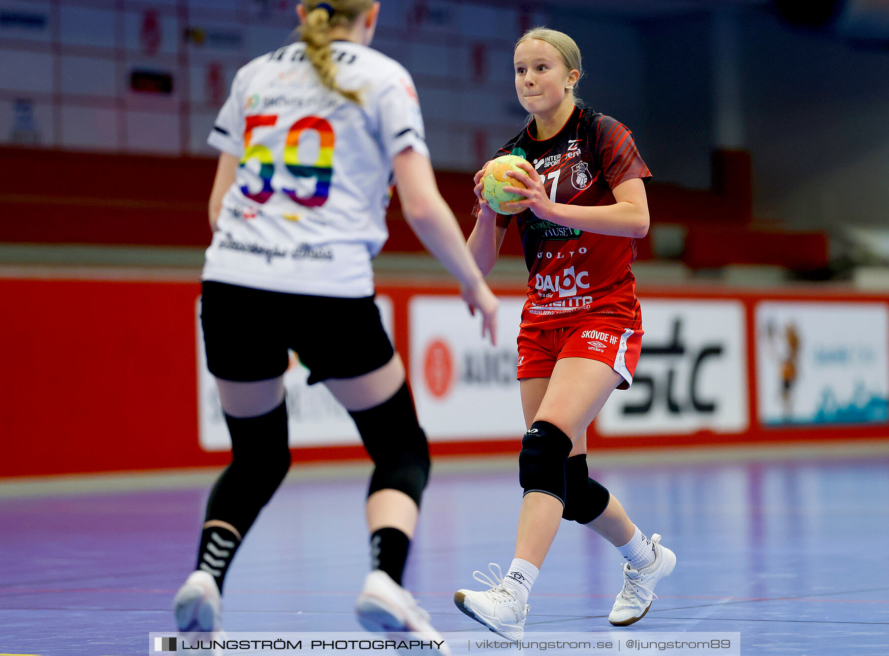 Skövde HF Vit F14-HK Country Svart F14 27-12,dam,Skövde Idrottshall,Skövde,Sverige,Handboll,,2025,363112