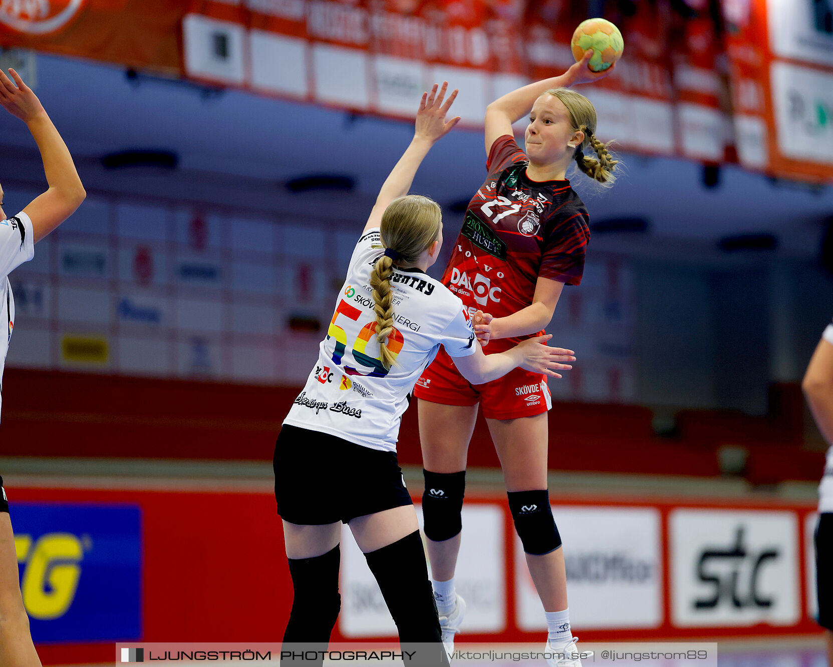 Skövde HF Vit F14-HK Country Svart F14 27-12,dam,Skövde Idrottshall,Skövde,Sverige,Handboll,,2025,363113