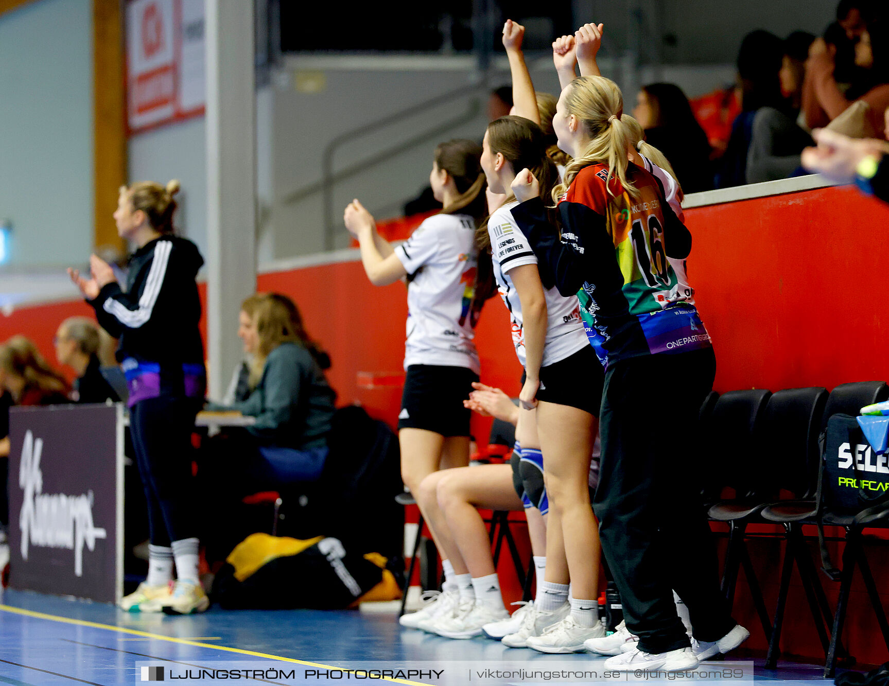 Skövde HF Vit F14-HK Country Svart F14 27-12,dam,Skövde Idrottshall,Skövde,Sverige,Handboll,,2025,363127