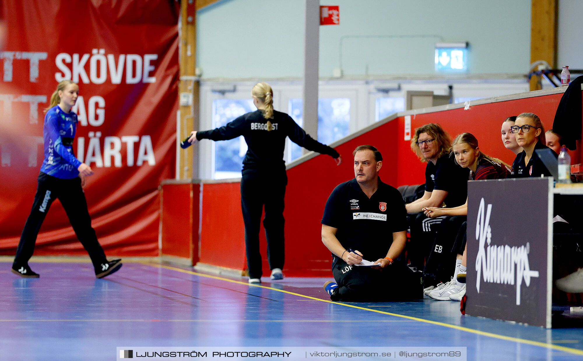Skövde HF Vit F14-HK Country Svart F14 27-12,dam,Skövde Idrottshall,Skövde,Sverige,Handboll,,2025,363137