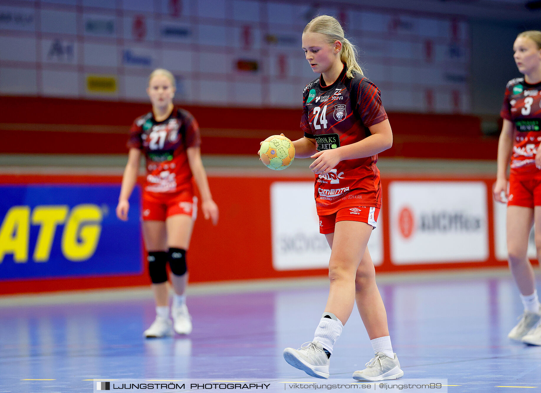 Skövde HF Vit F14-HK Country Svart F14 27-12,dam,Skövde Idrottshall,Skövde,Sverige,Handboll,,2025,363145
