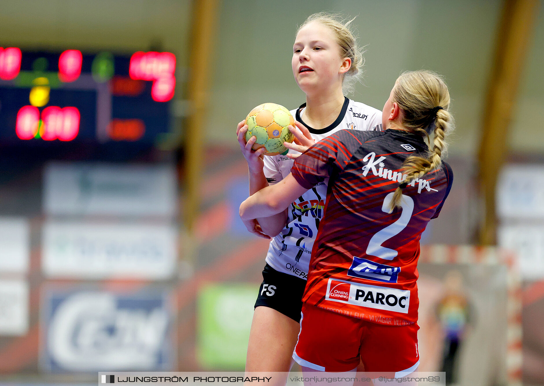 Skövde HF Vit F14-HK Country Svart F14 27-12,dam,Skövde Idrottshall,Skövde,Sverige,Handboll,,2025,363150
