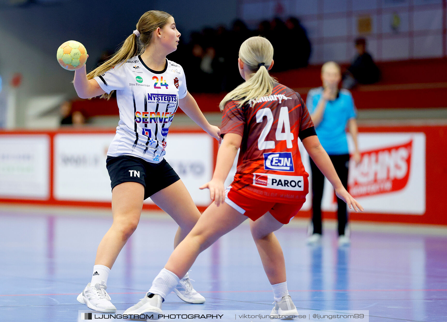 Skövde HF Vit F14-HK Country Svart F14 27-12,dam,Skövde Idrottshall,Skövde,Sverige,Handboll,,2025,363155