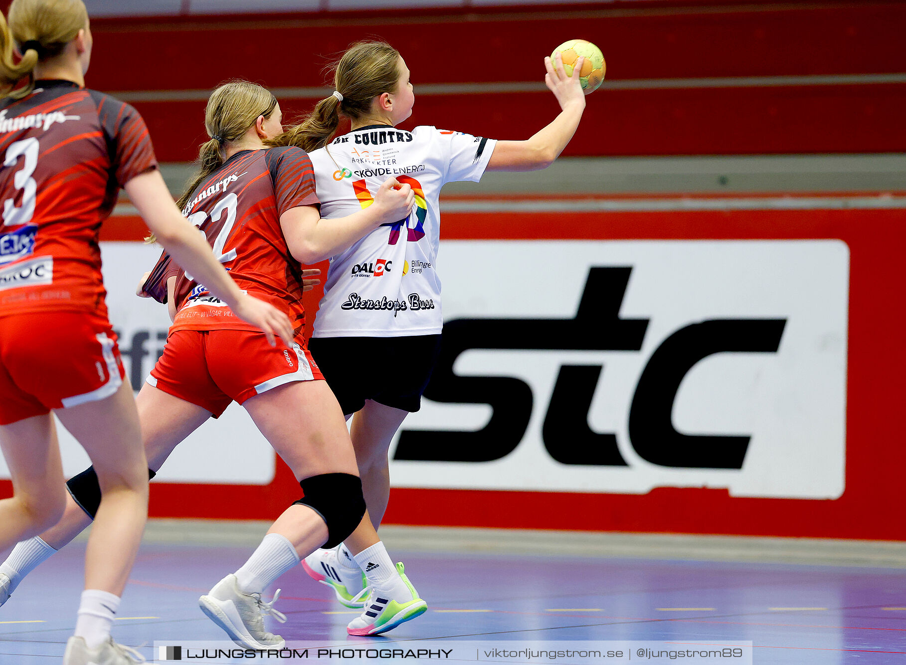 Skövde HF Vit F14-HK Country Svart F14 27-12,dam,Skövde Idrottshall,Skövde,Sverige,Handboll,,2025,363156