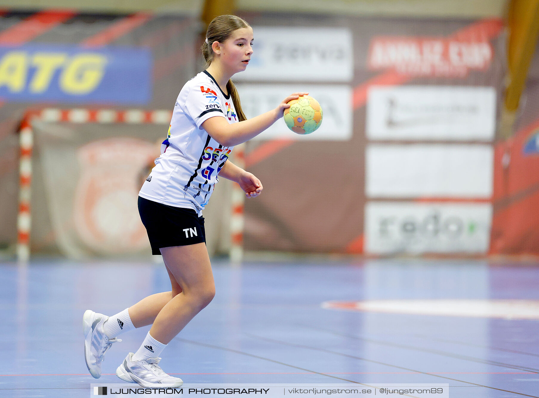 Skövde HF Vit F14-HK Country Svart F14 27-12,dam,Skövde Idrottshall,Skövde,Sverige,Handboll,,2025,363166