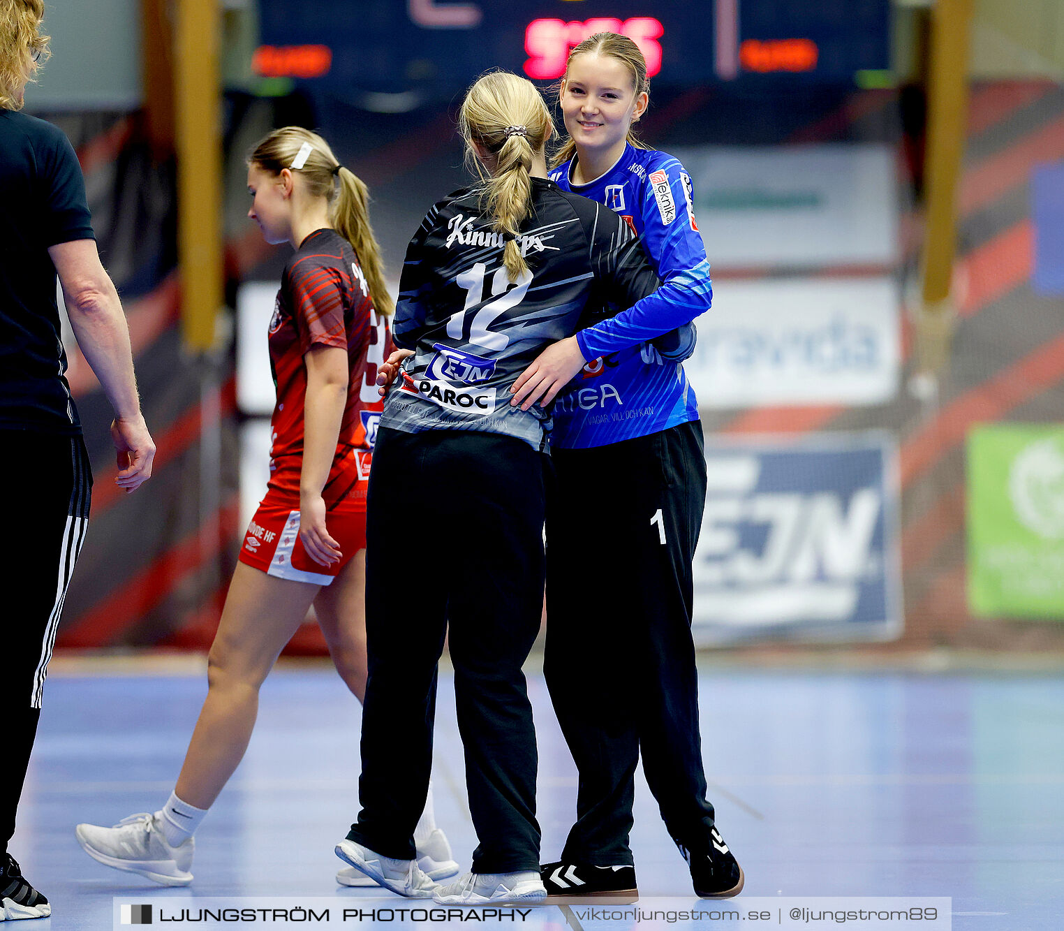 Skövde HF Vit F14-HK Country Svart F14 27-12,dam,Skövde Idrottshall,Skövde,Sverige,Handboll,,2025,363171