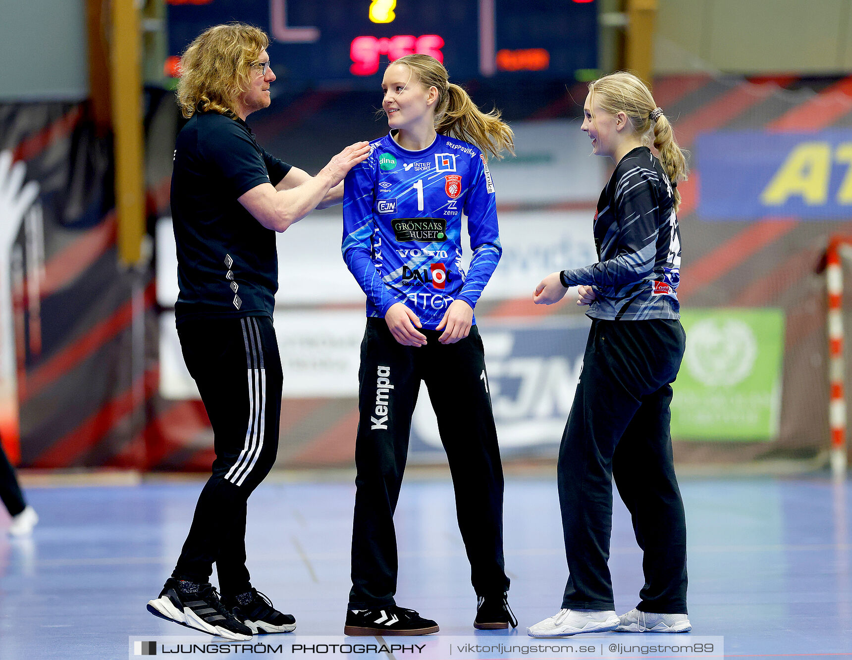 Skövde HF Vit F14-HK Country Svart F14 27-12,dam,Skövde Idrottshall,Skövde,Sverige,Handboll,,2025,363173