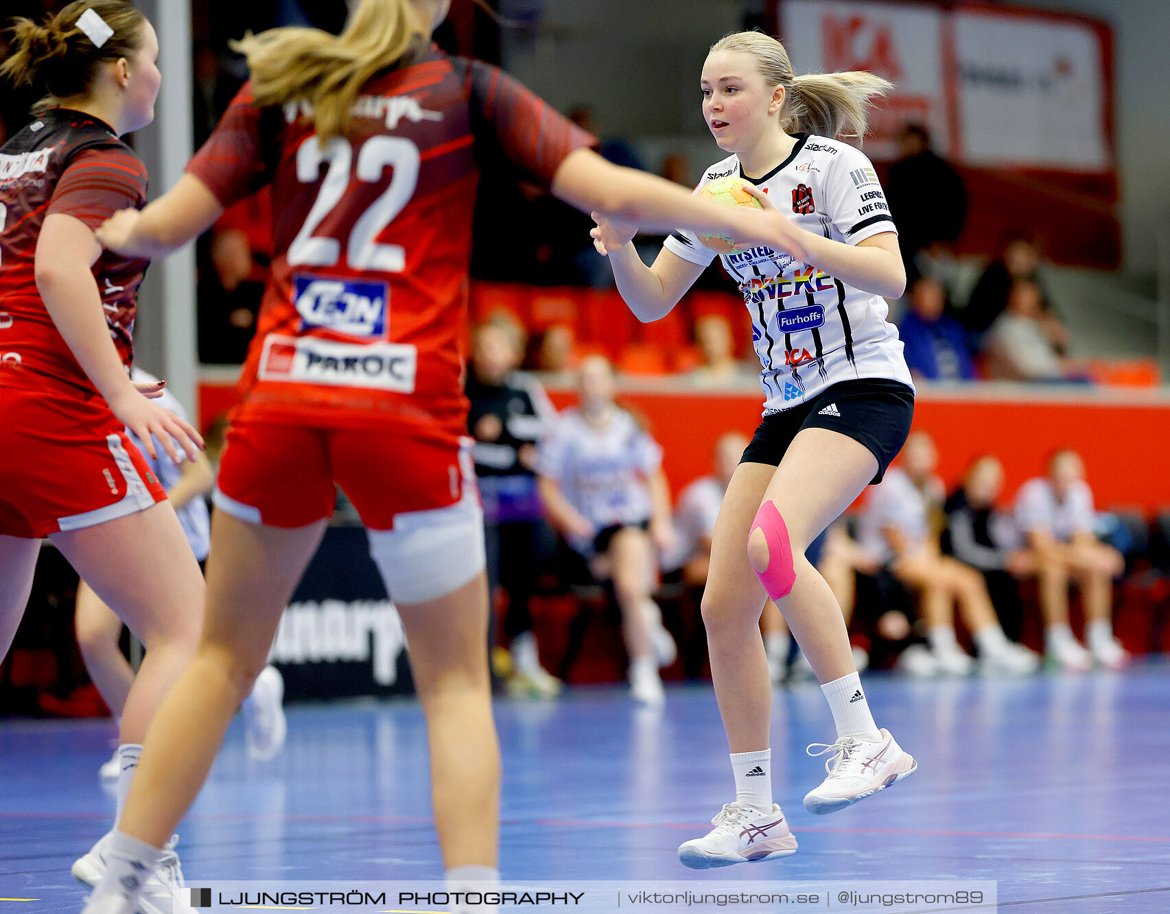 Skövde HF Vit F14-HK Country Svart F14 27-12,dam,Skövde Idrottshall,Skövde,Sverige,Handboll,,2025,363179
