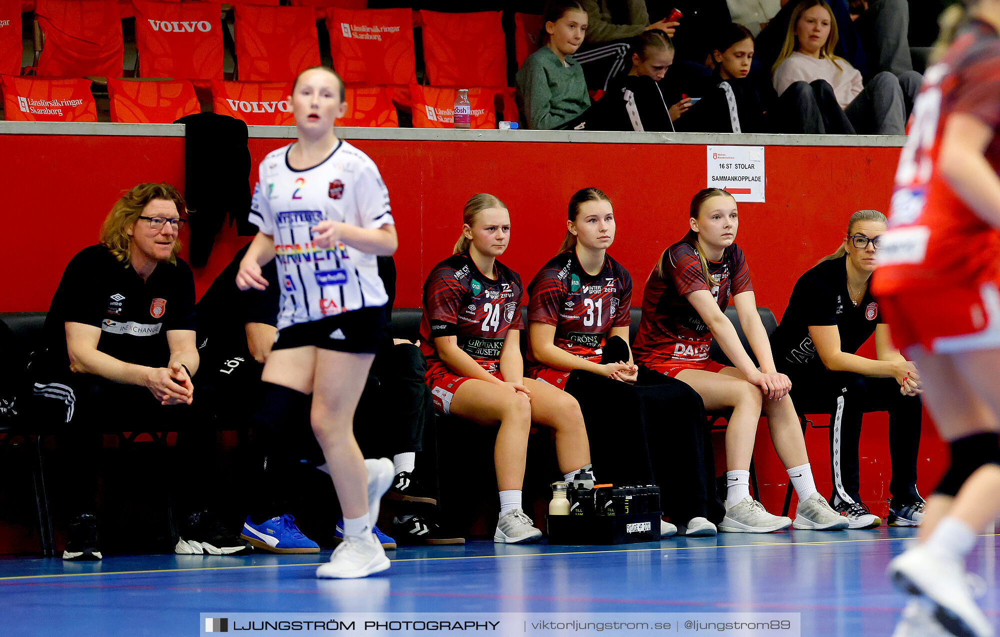 Skövde HF Vit F14-HK Country Svart F14 27-12,dam,Skövde Idrottshall,Skövde,Sverige,Handboll,,2025,363200