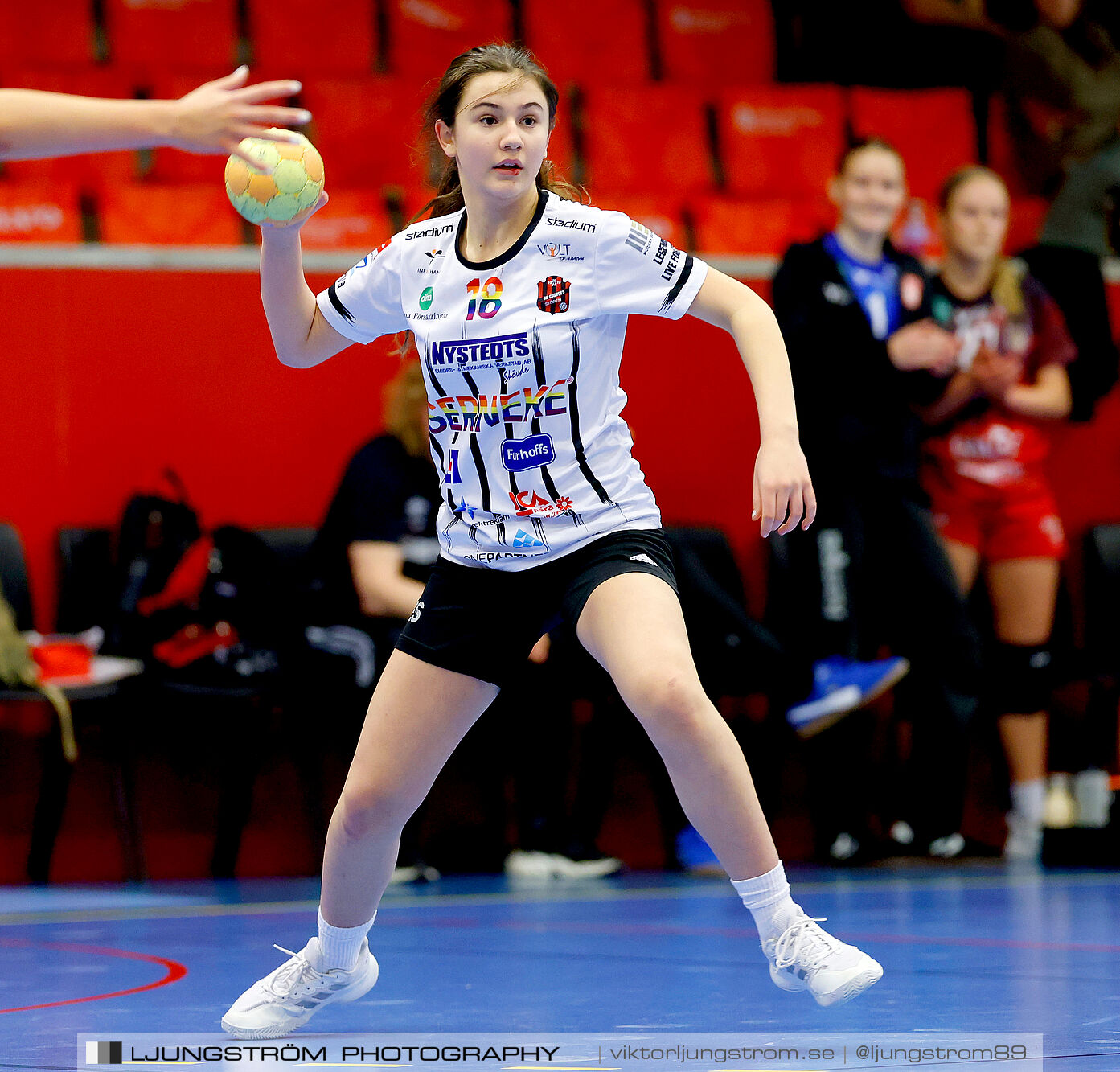 Skövde HF Vit F14-HK Country Svart F14 27-12,dam,Skövde Idrottshall,Skövde,Sverige,Handboll,,2025,363222