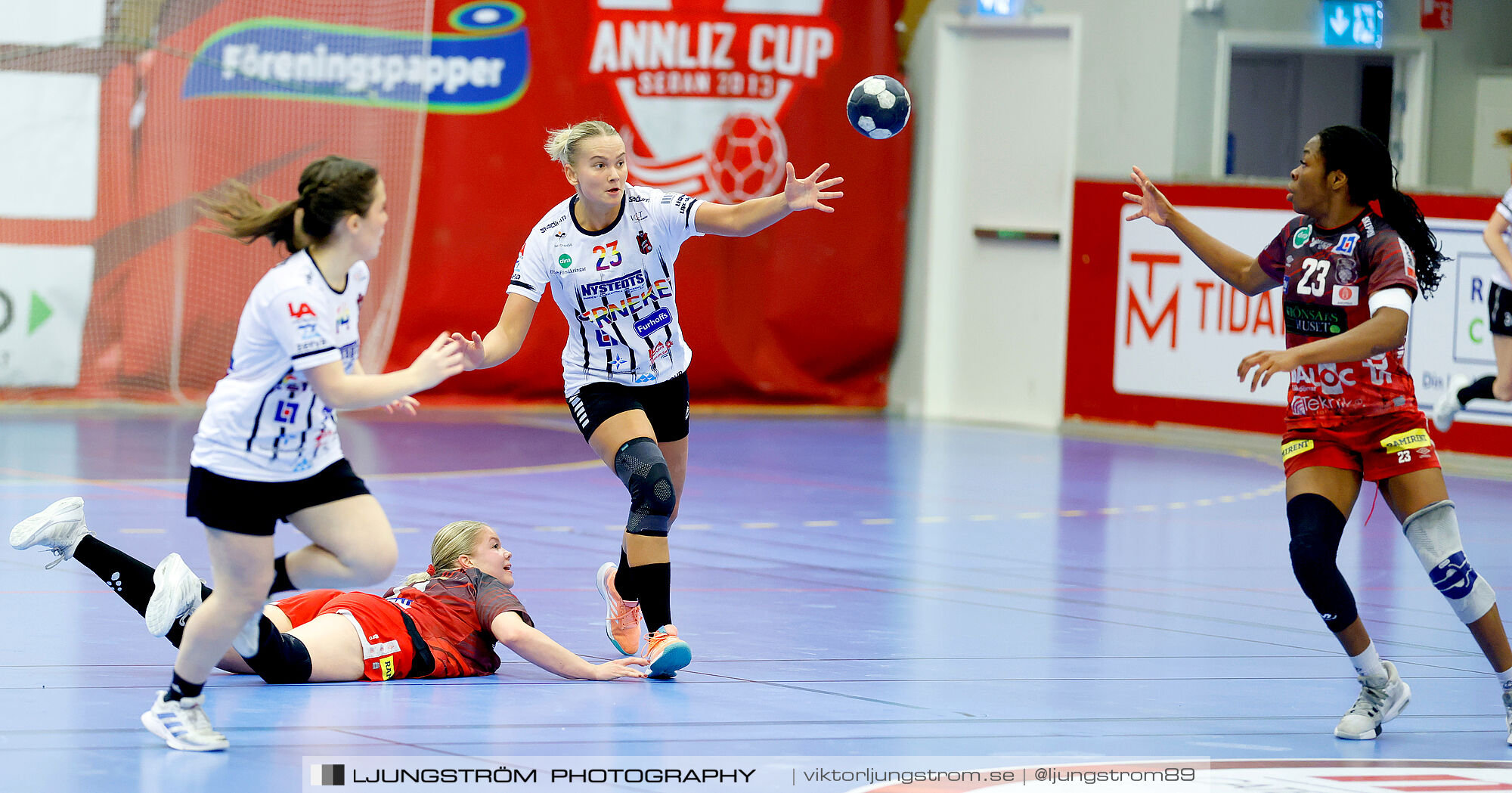 HF Somby-HK Country 45-20,dam,Skövde Idrottshall,Skövde,Sverige,Handboll,,2025,363358